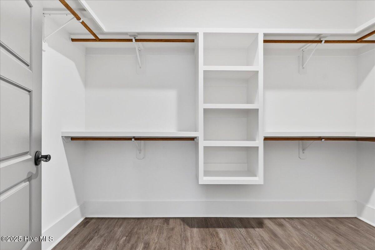 100541370 | Photo 36