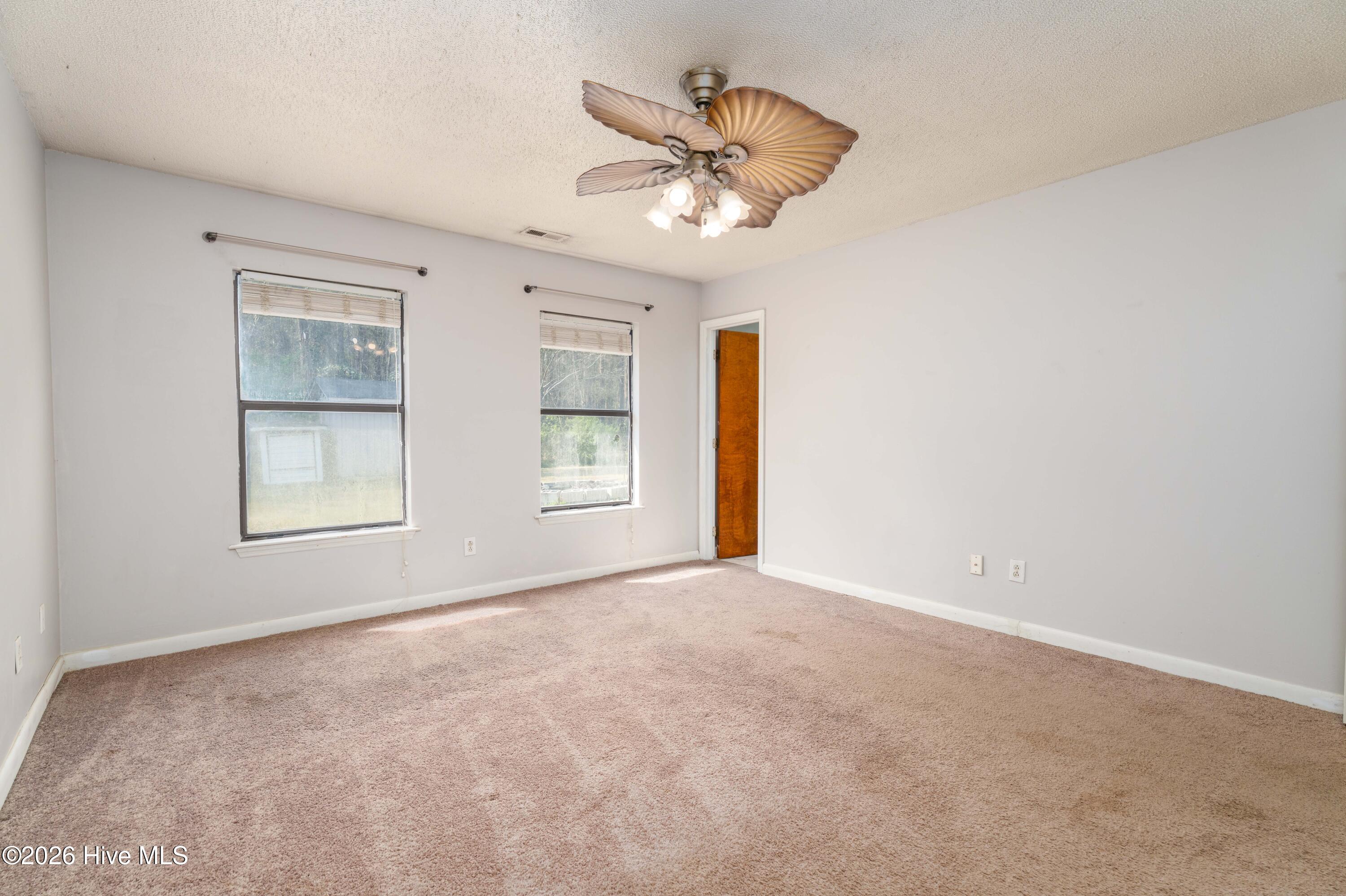 100563525 | Photo 12