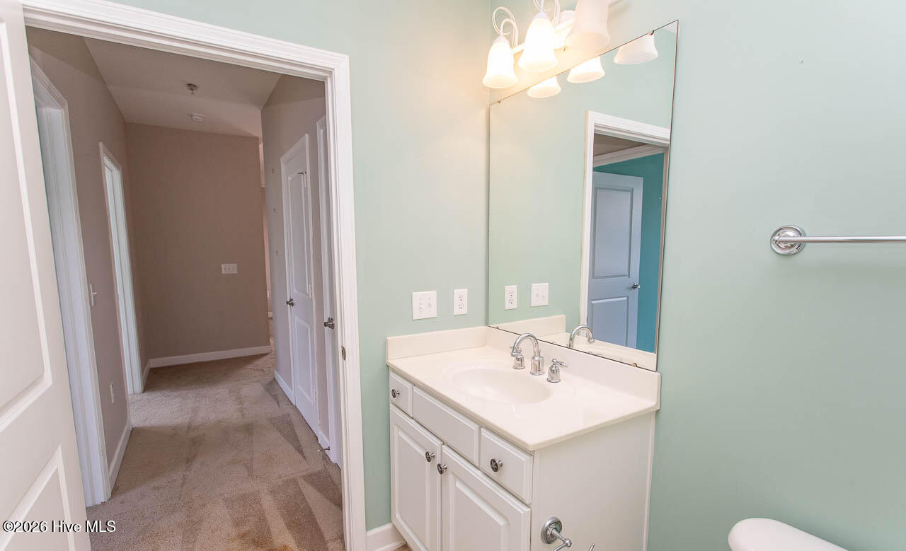 100564838 | Photo 29