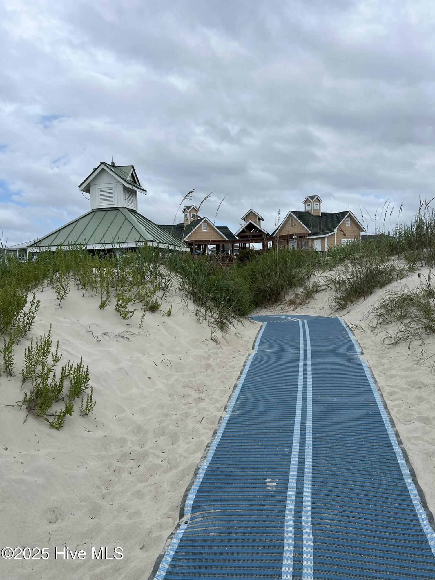 100525760 | Photo 18