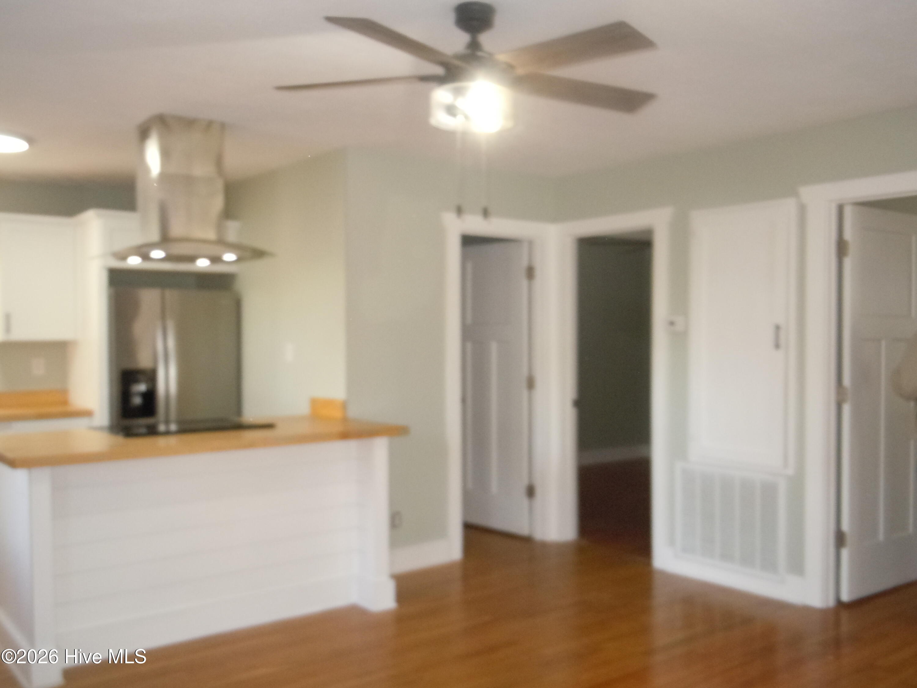 100553608 | Photo 18