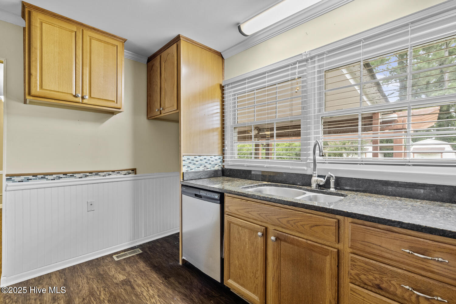 100530678 | Photo 13