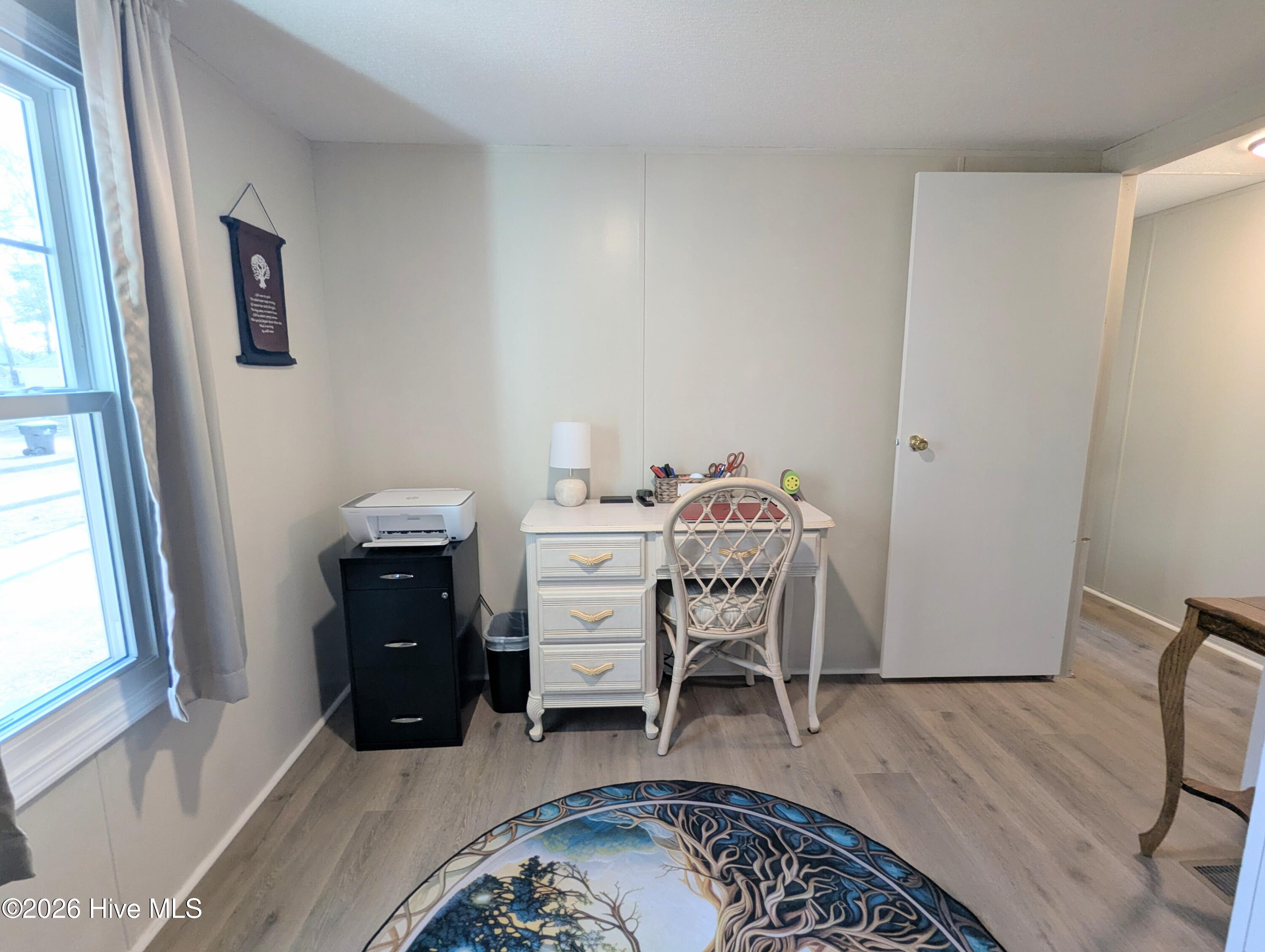 100548489 | Photo 28