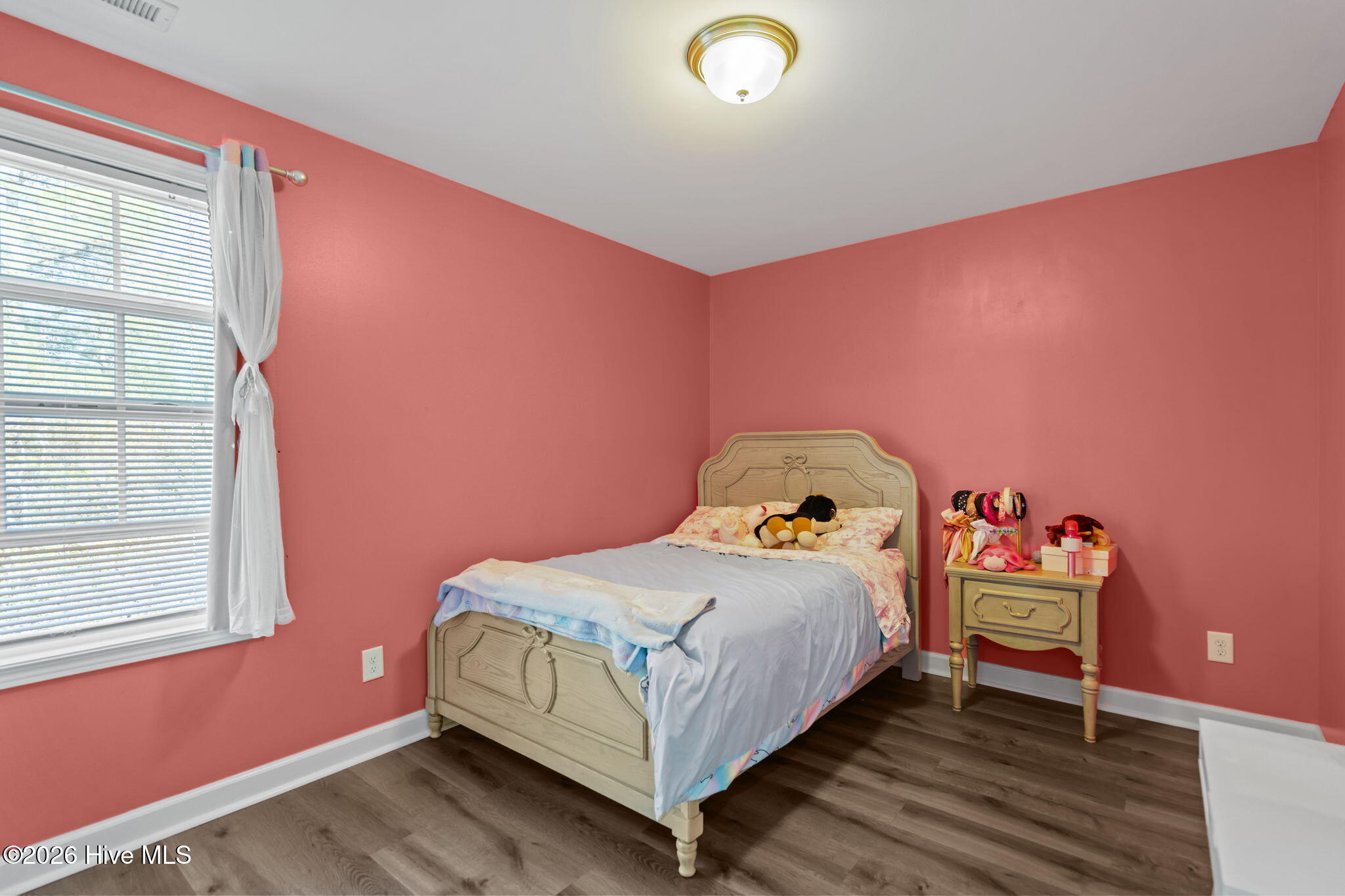 100561090 | Photo 31