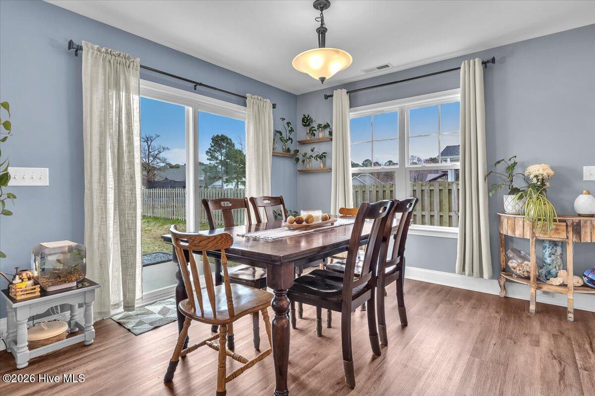 100558740 | Photo 16