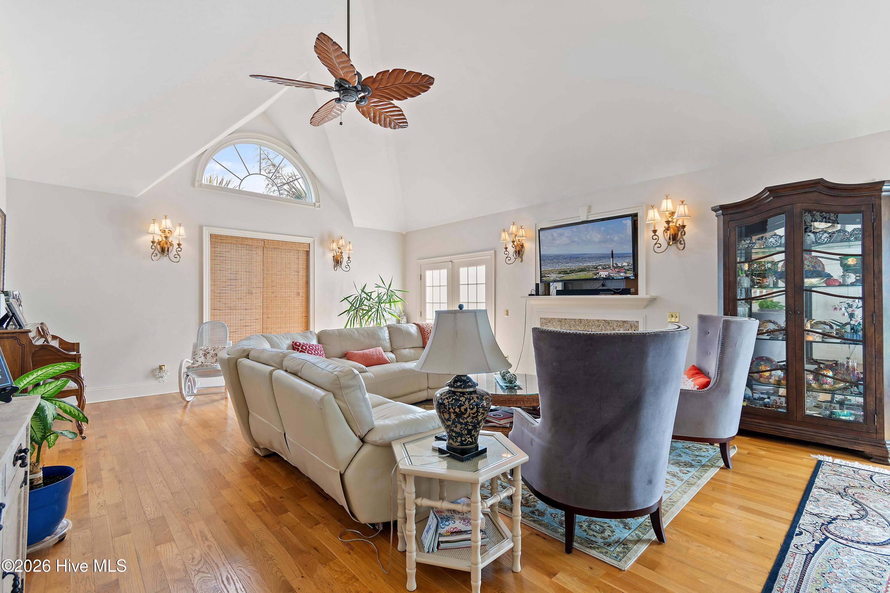 100559303 | Photo 31