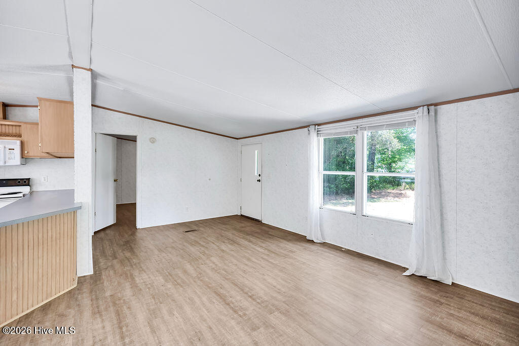 100569938 | Photo 13