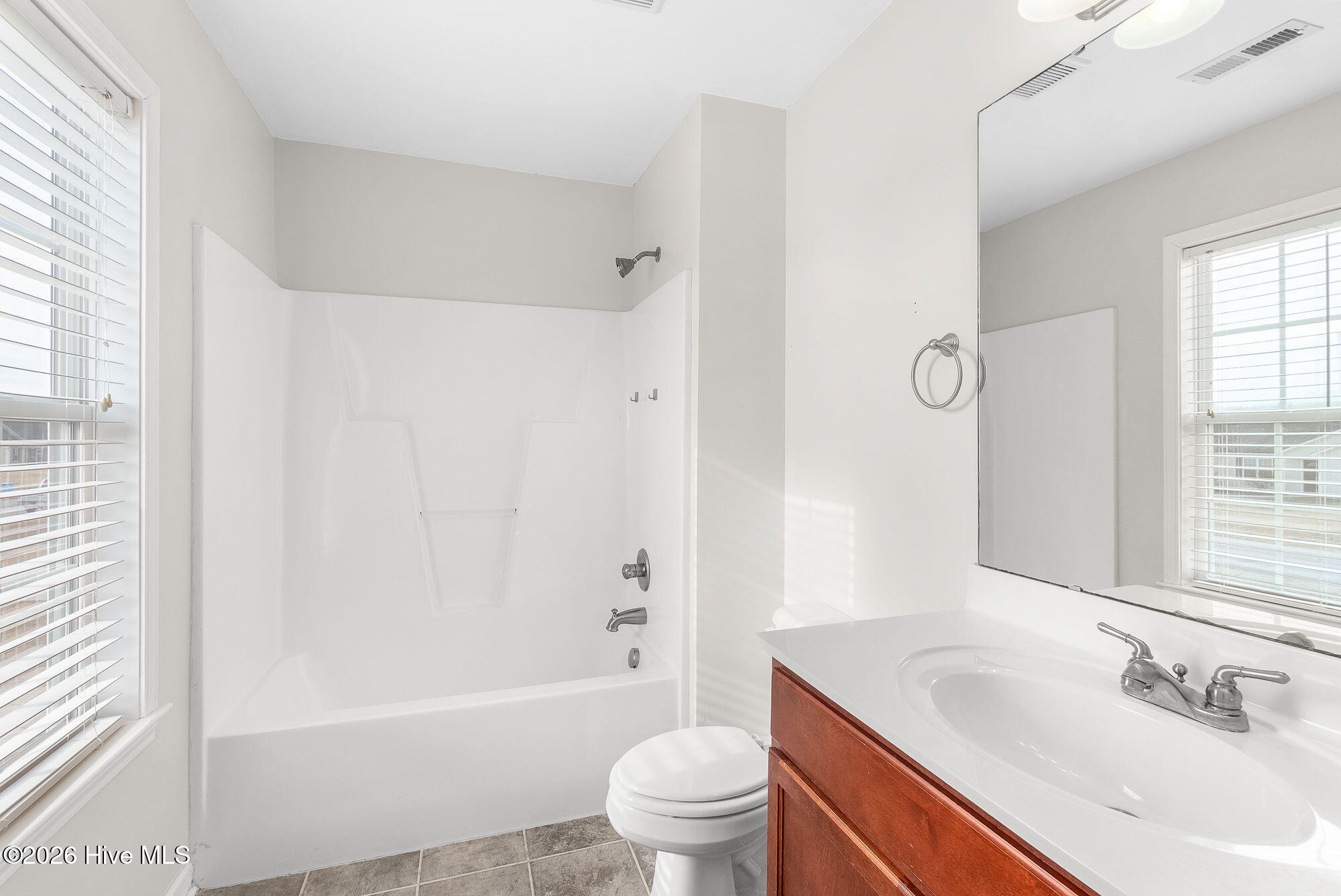 100569536 | Photo 21