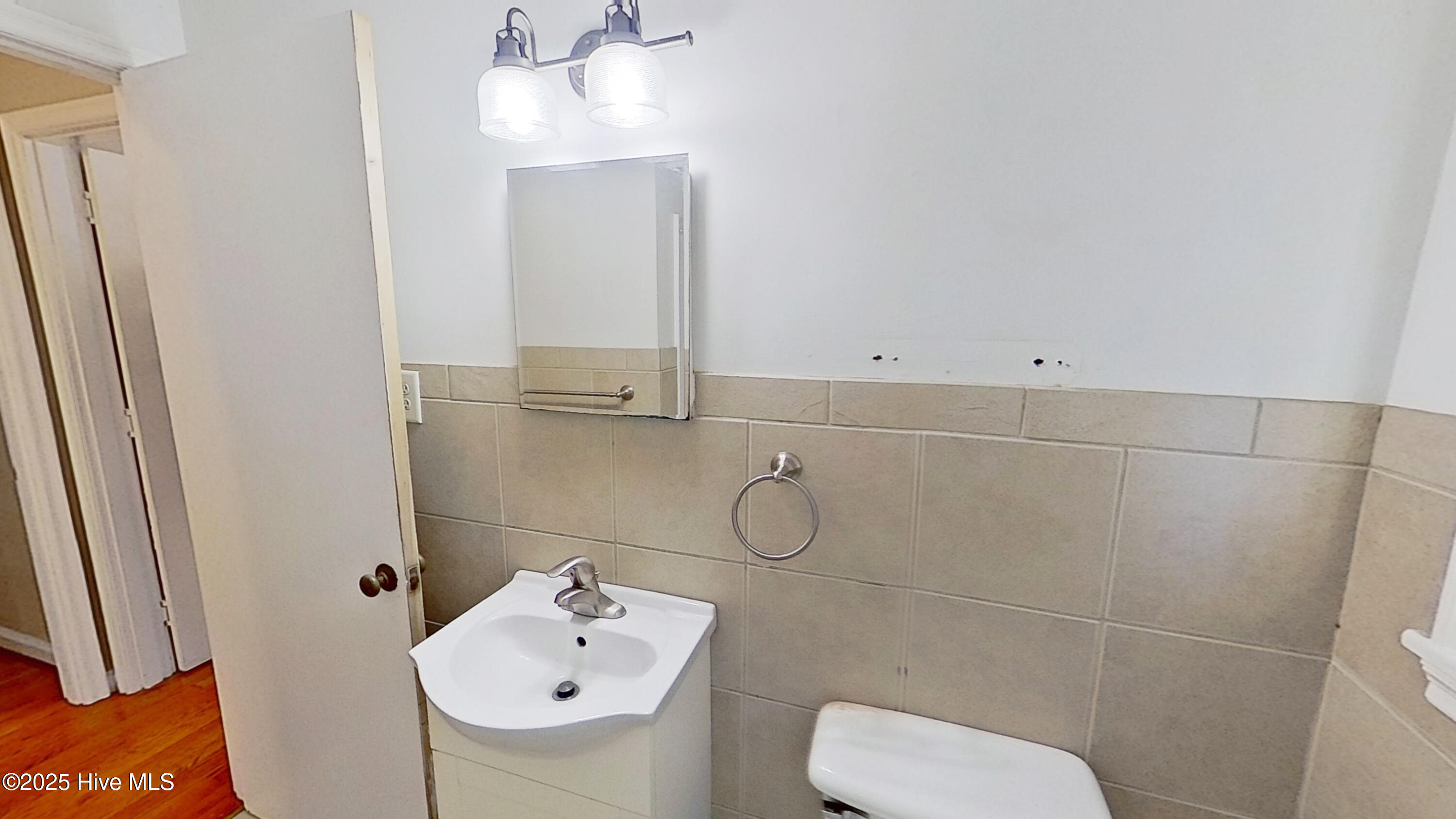 100544285 | Photo 14