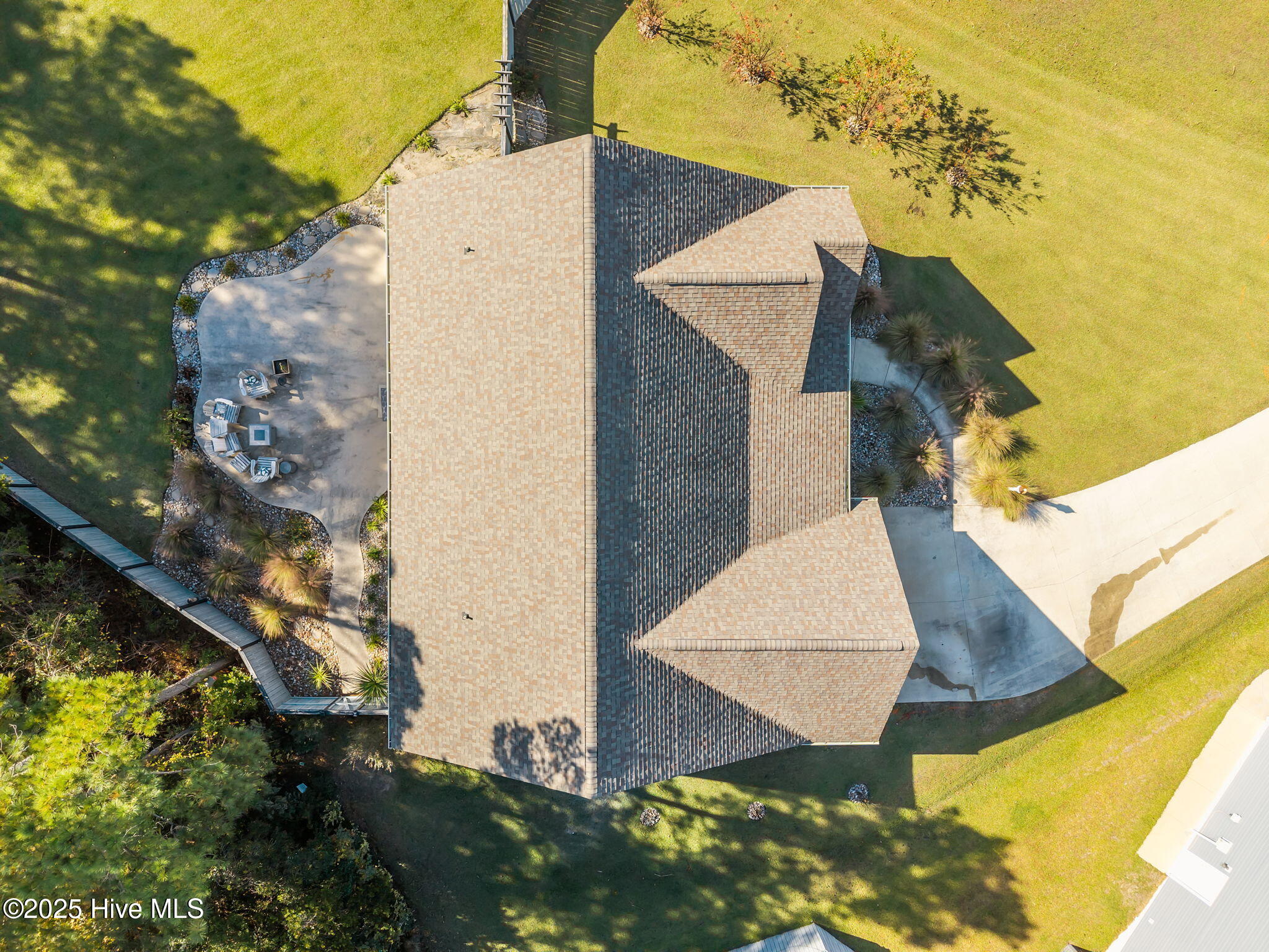 100541215 | Photo 40