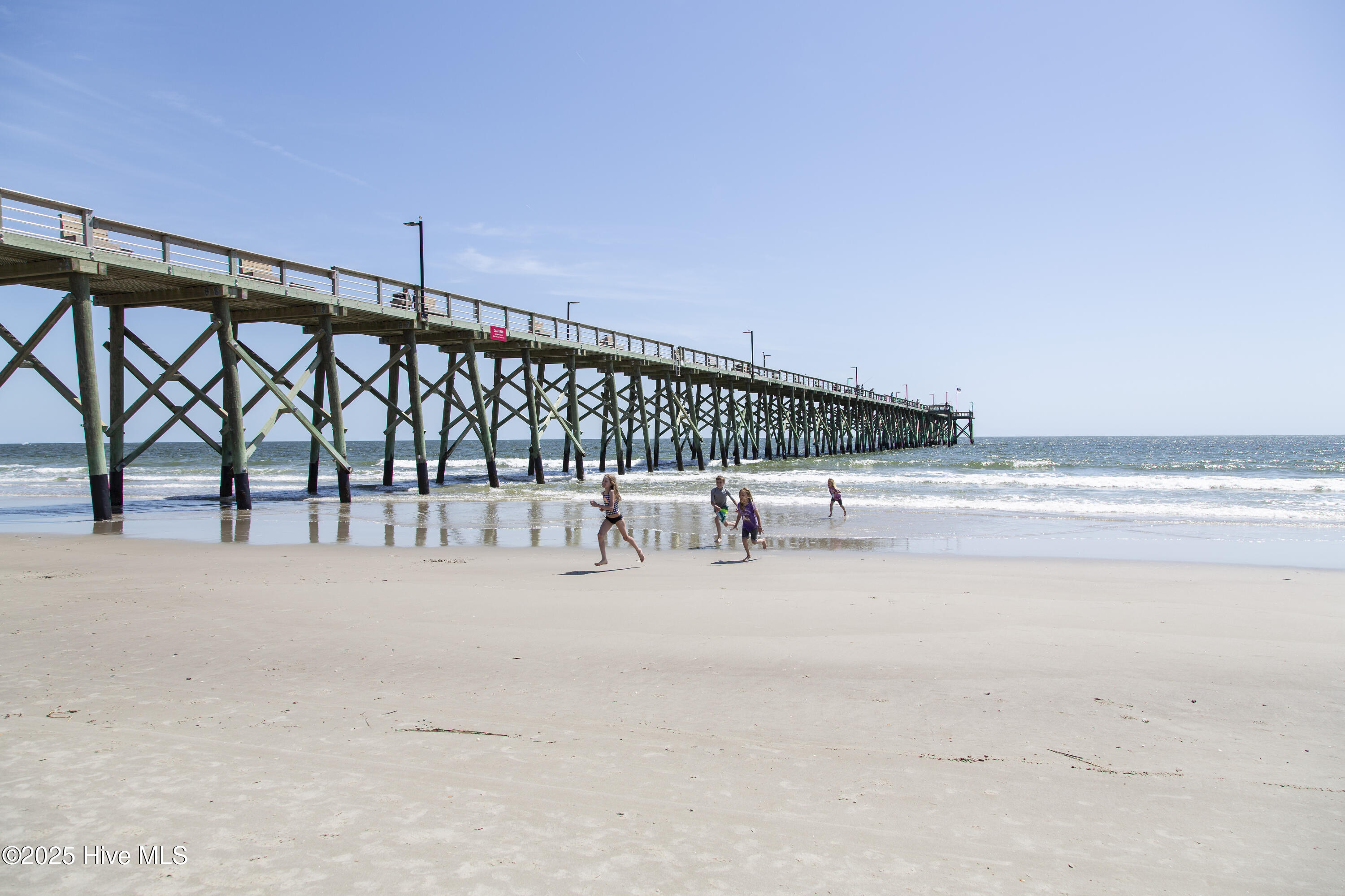 100518804 | Photo 25