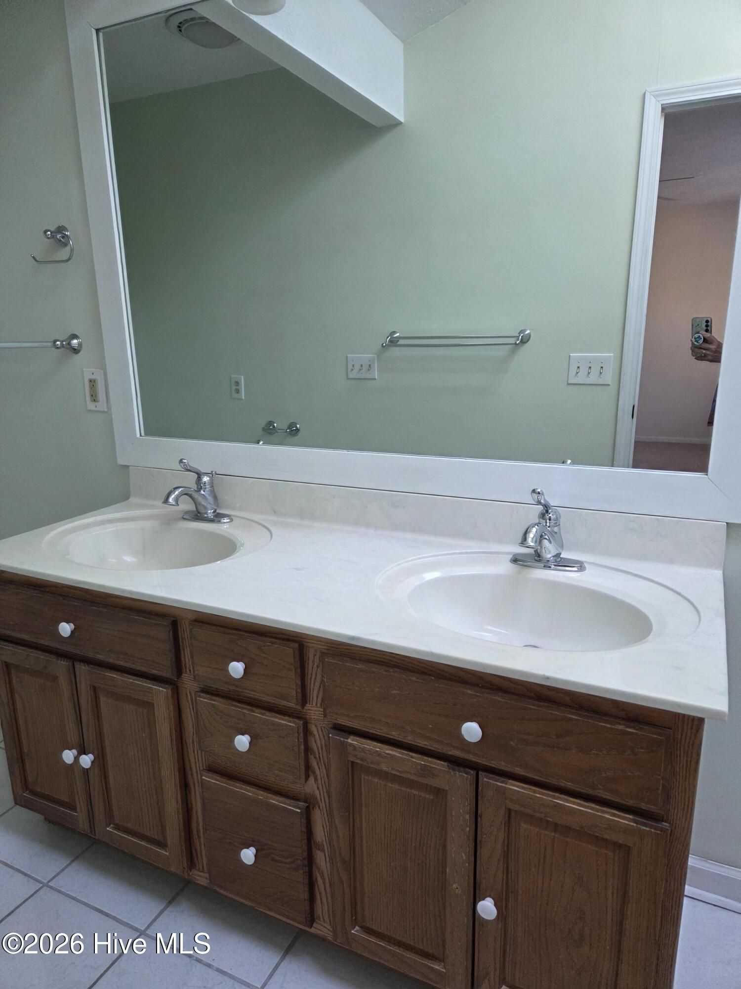 100568652 | Photo 19