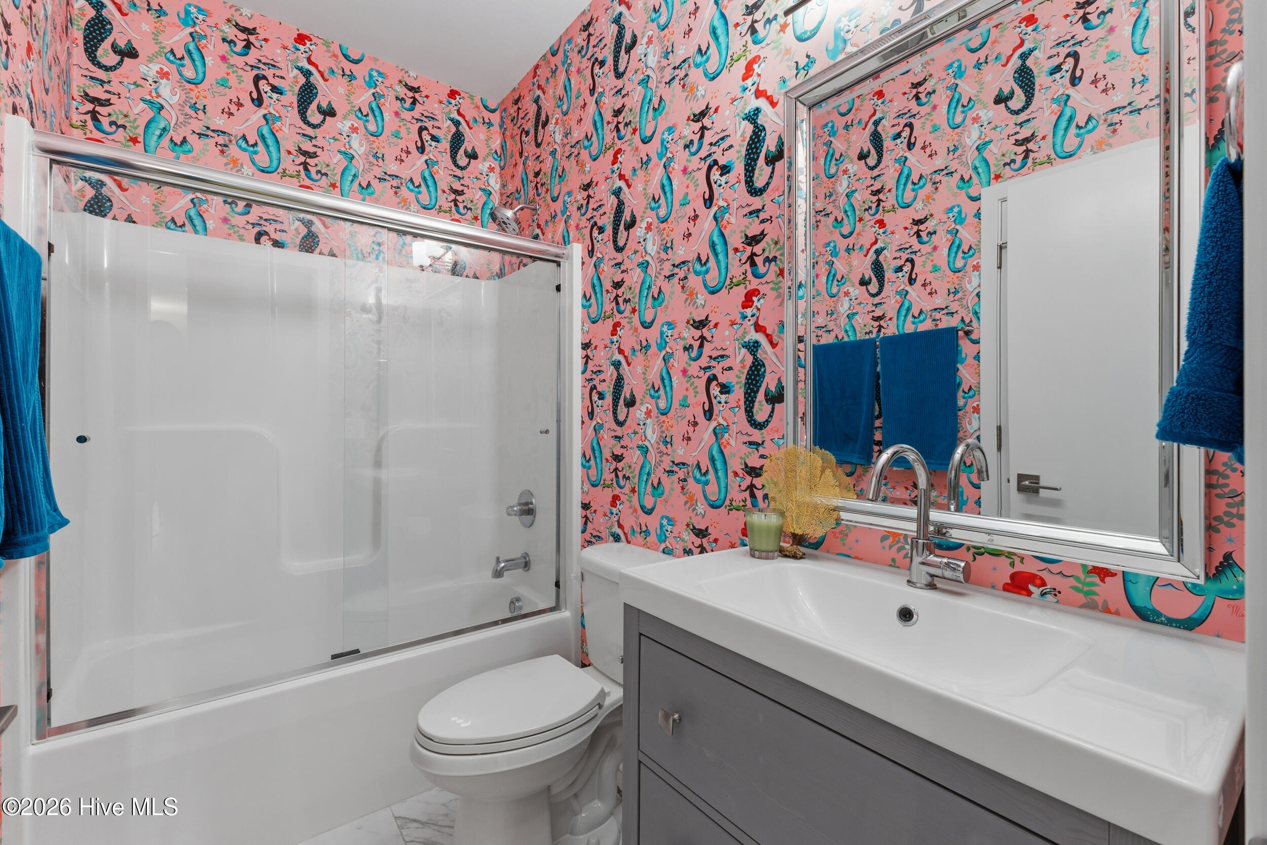 100558032 | Photo 32