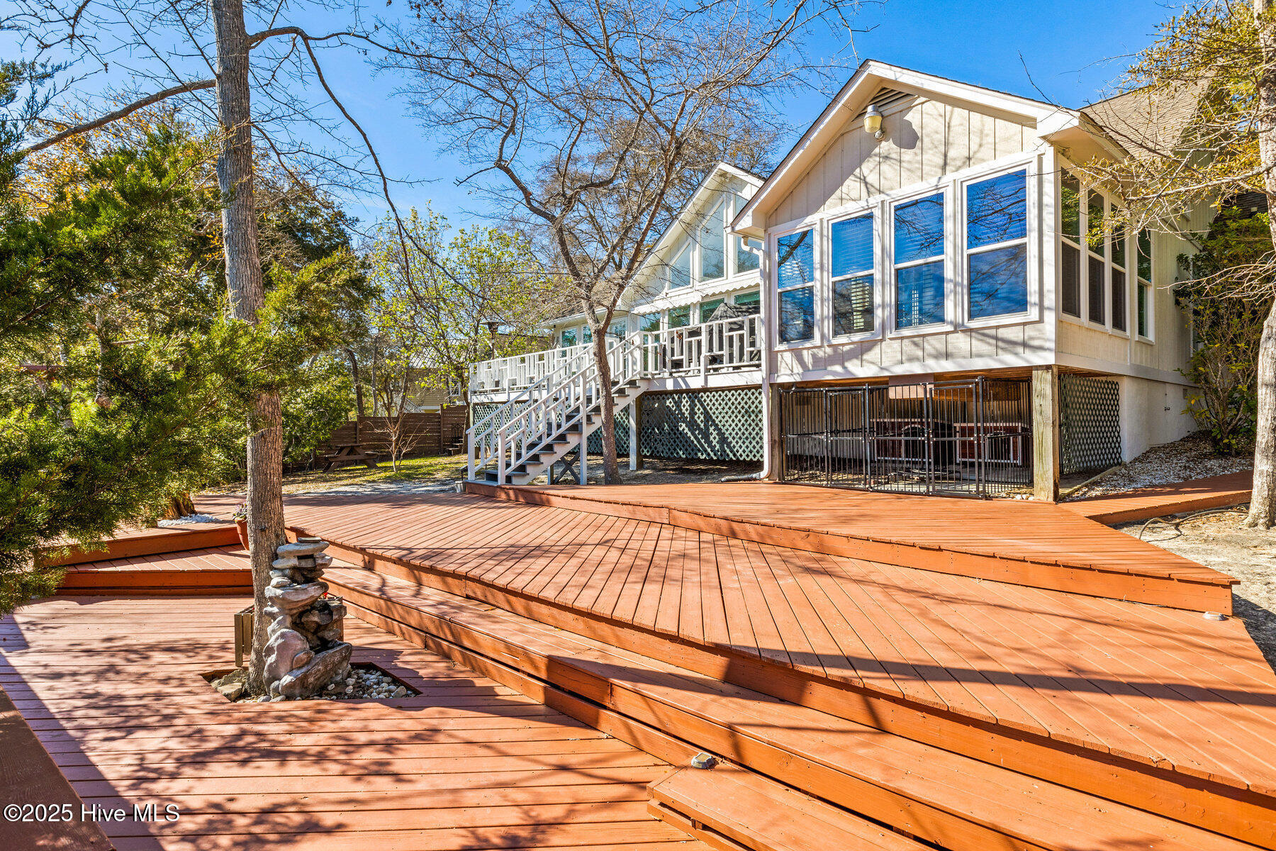 100497400 | Photo 34