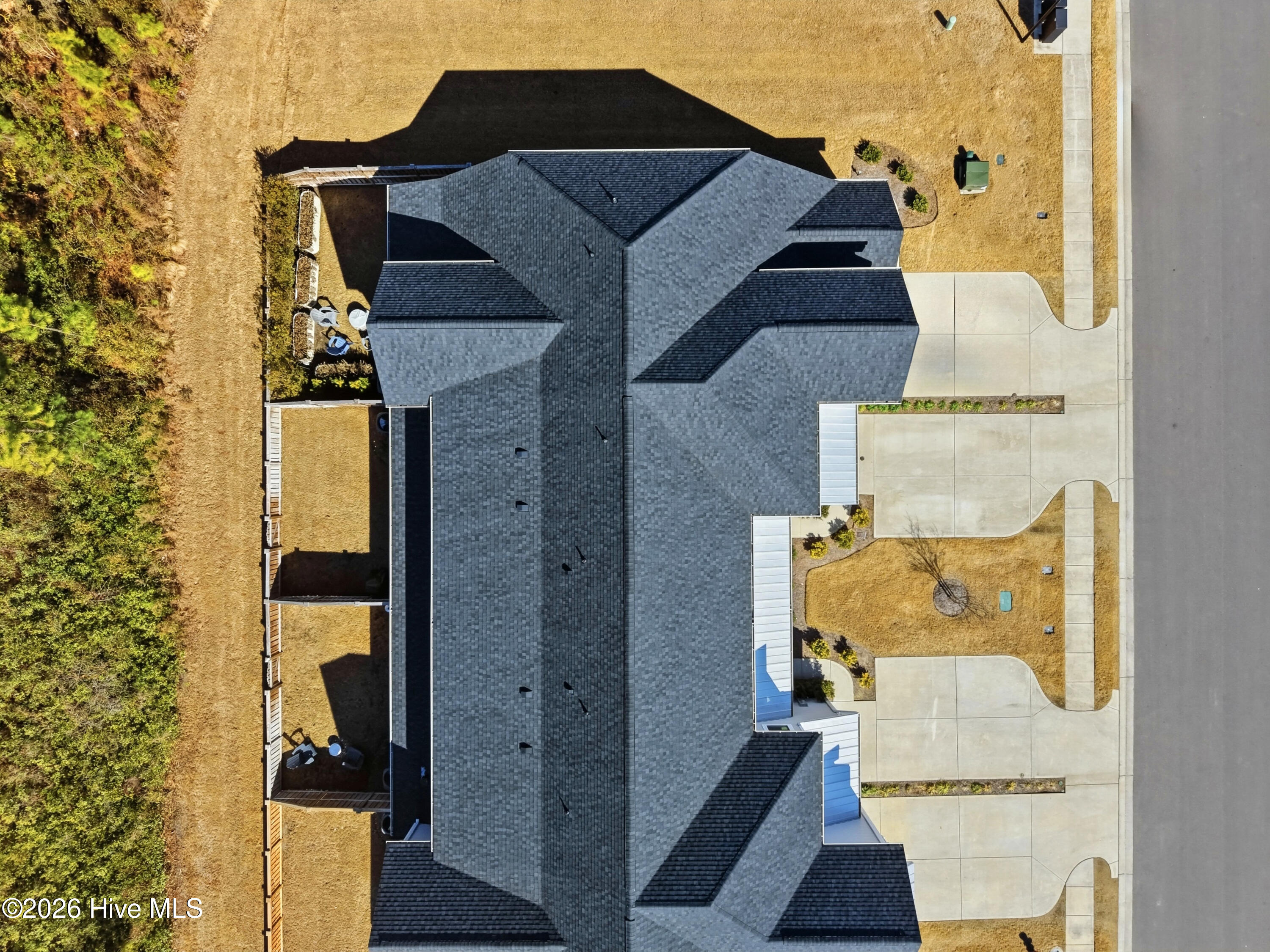 100555182 | Photo 35