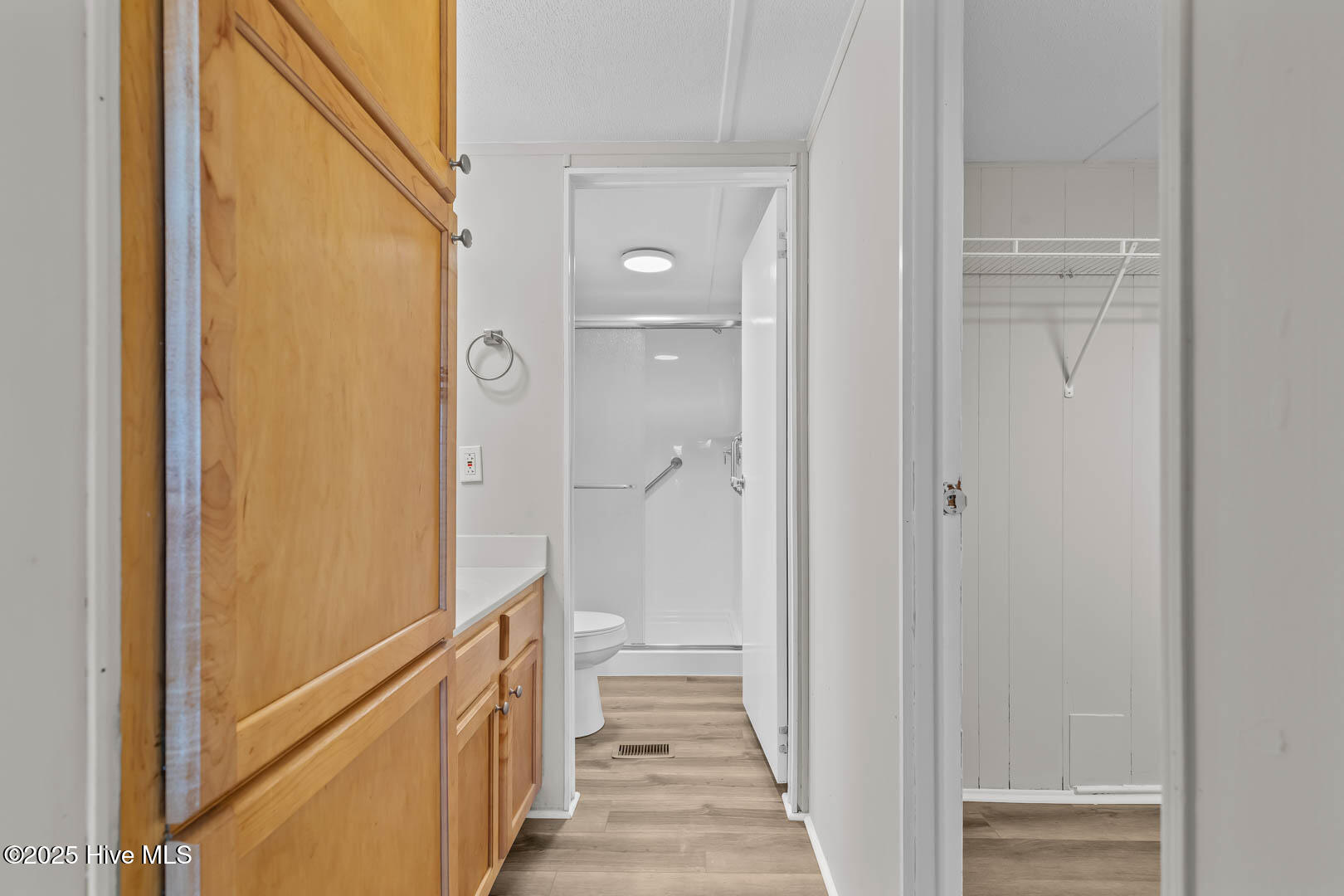 100565795 | Photo 18