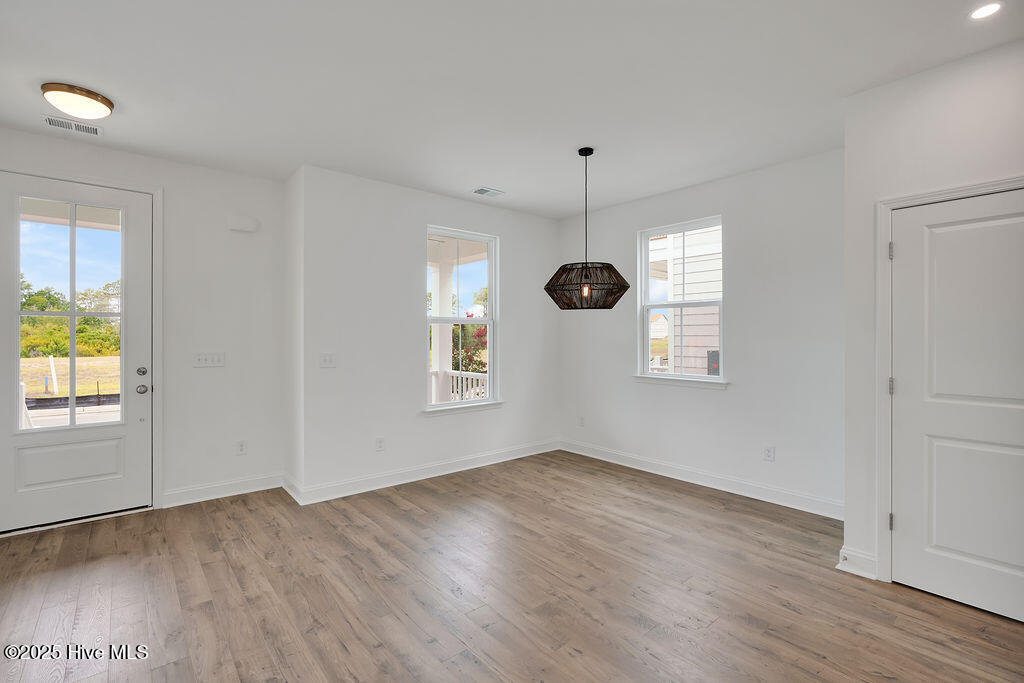 100540723 | Photo 20