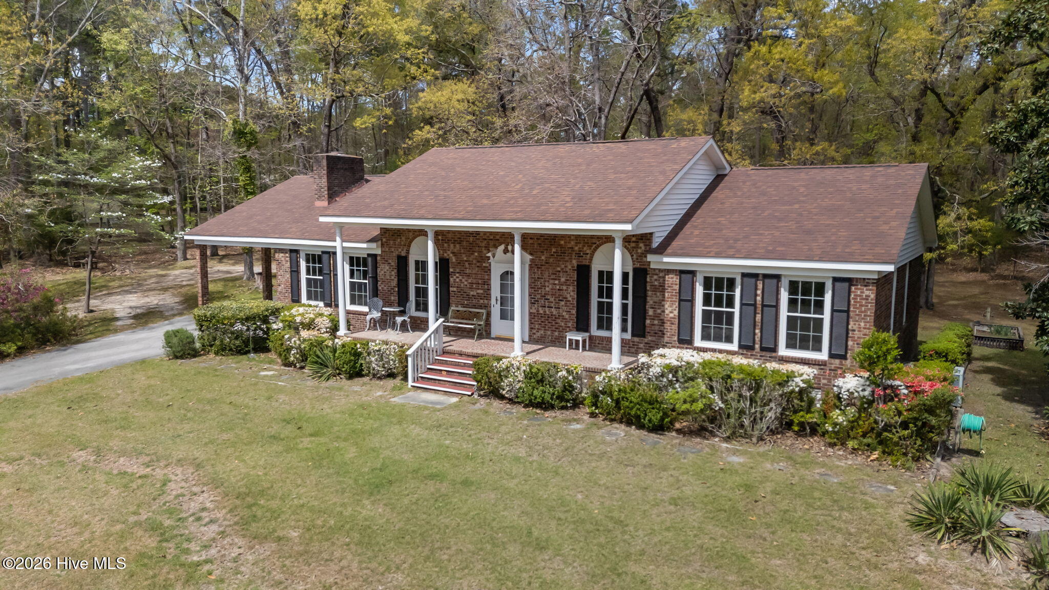 512 Raymond Drive,Arapahoe