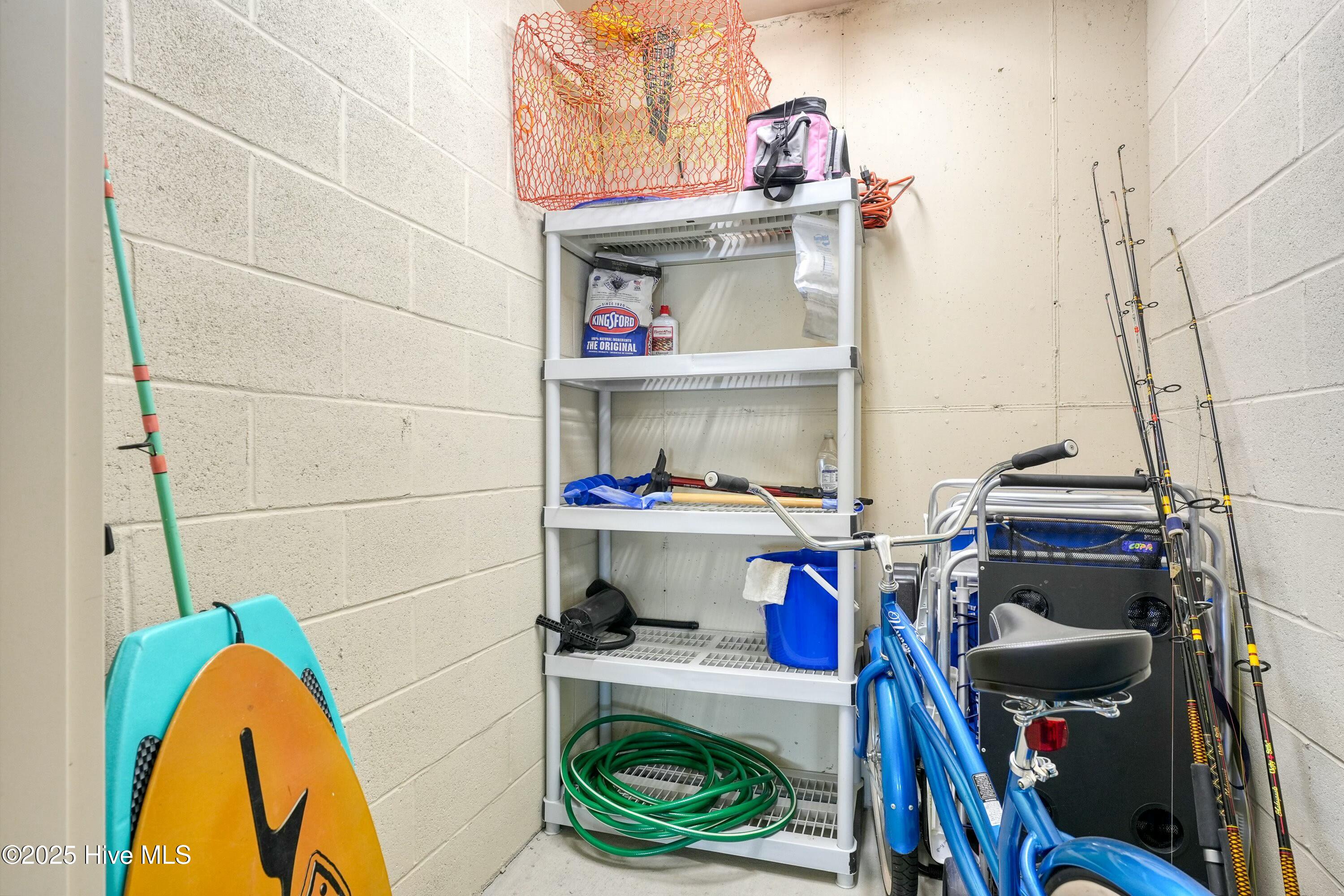 100483051 | Photo 35