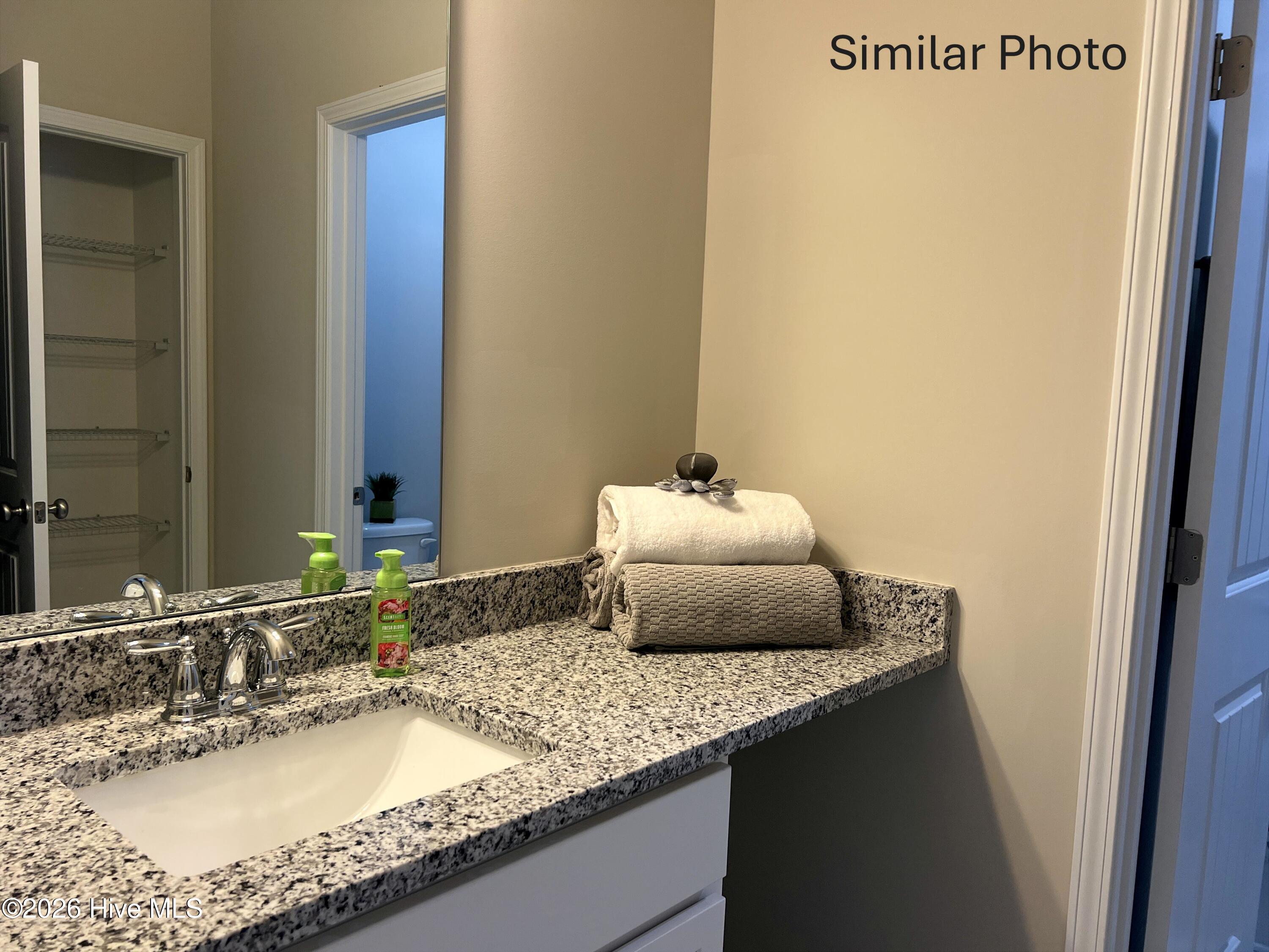 100549835 | Photo 14