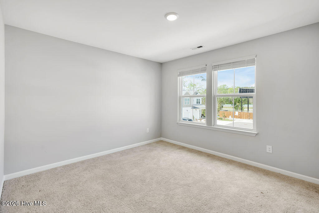 100565667 | Photo 29