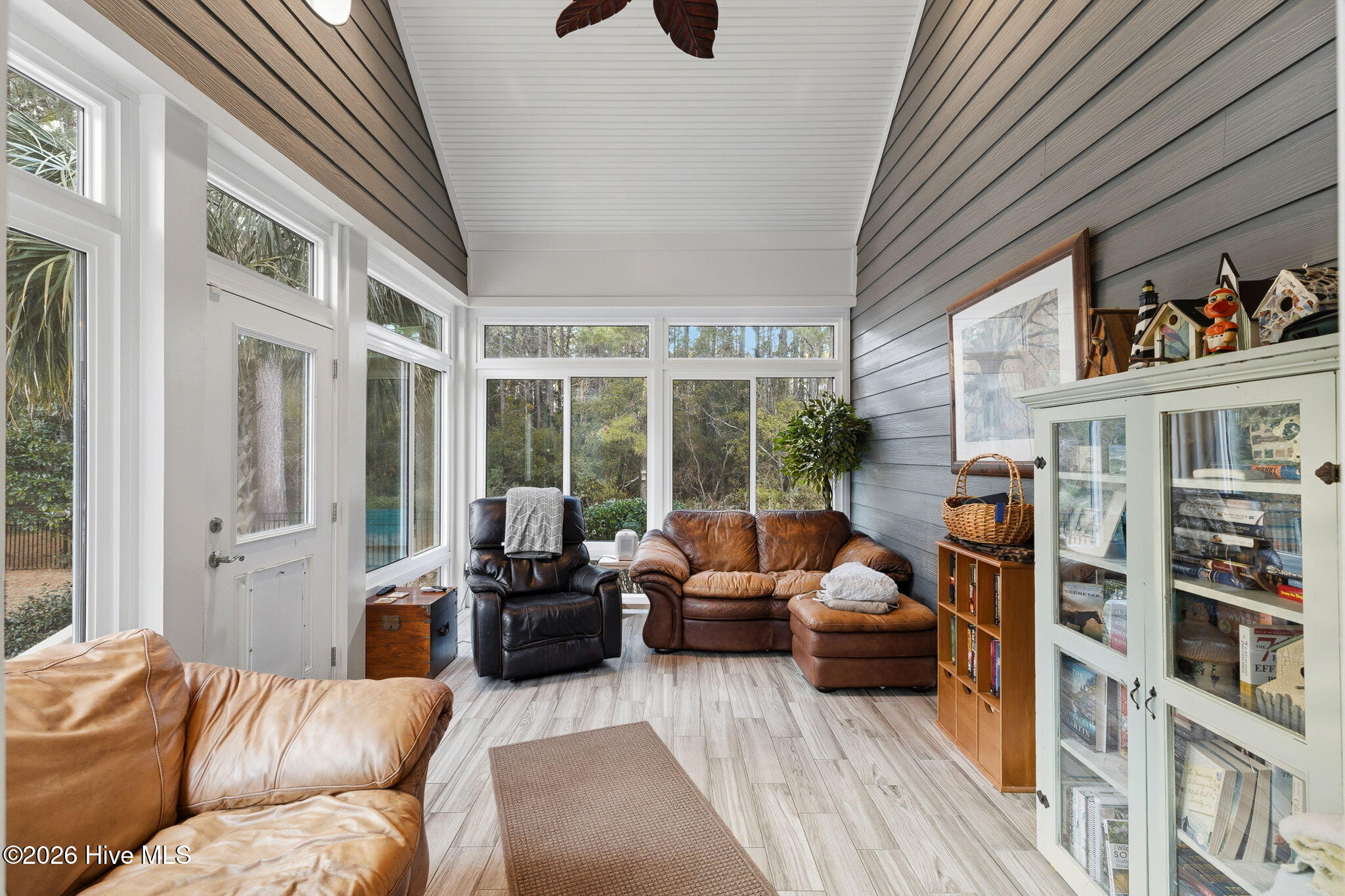 100554087 | Photo 29