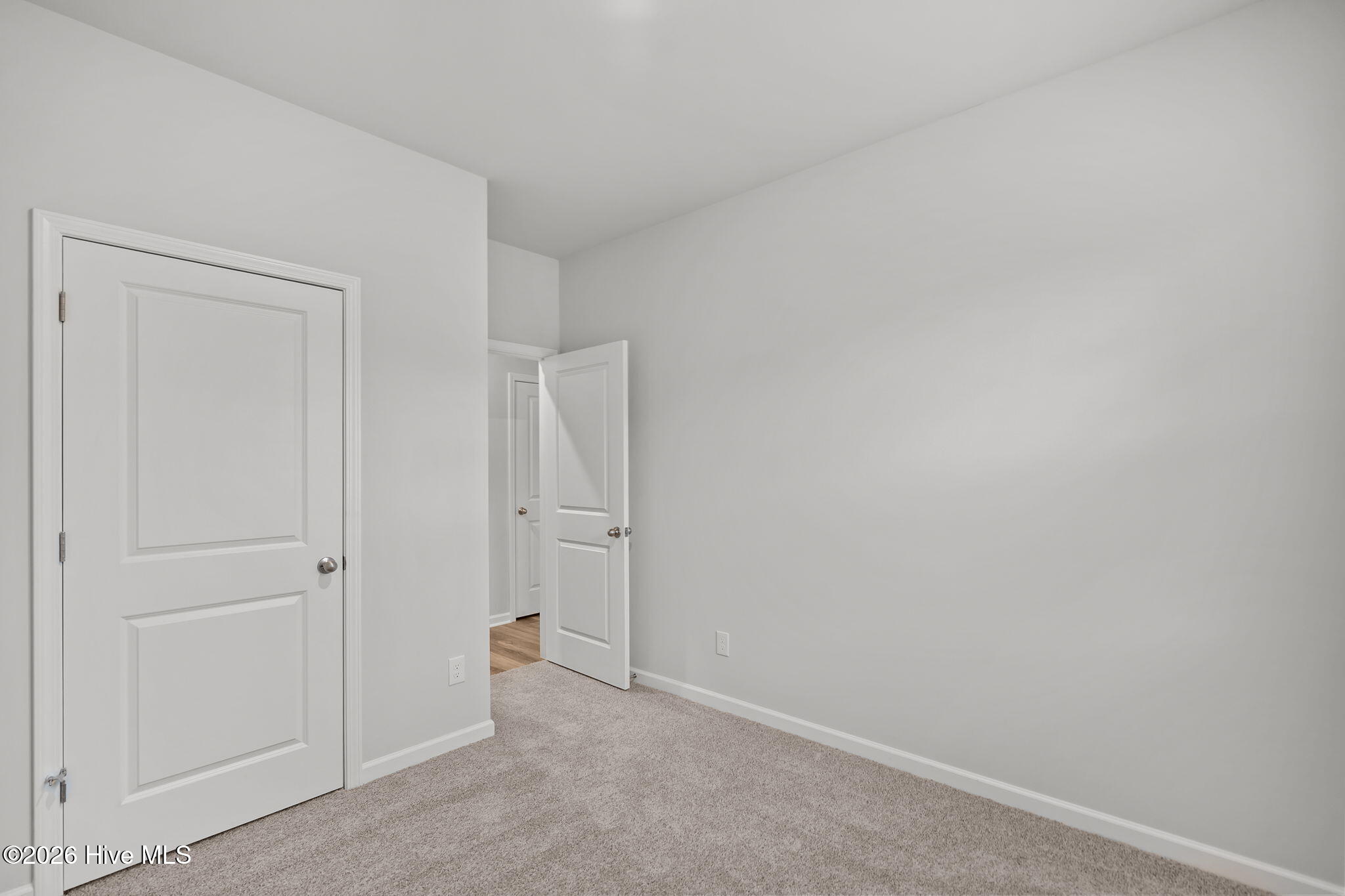 100548880 | Photo 29