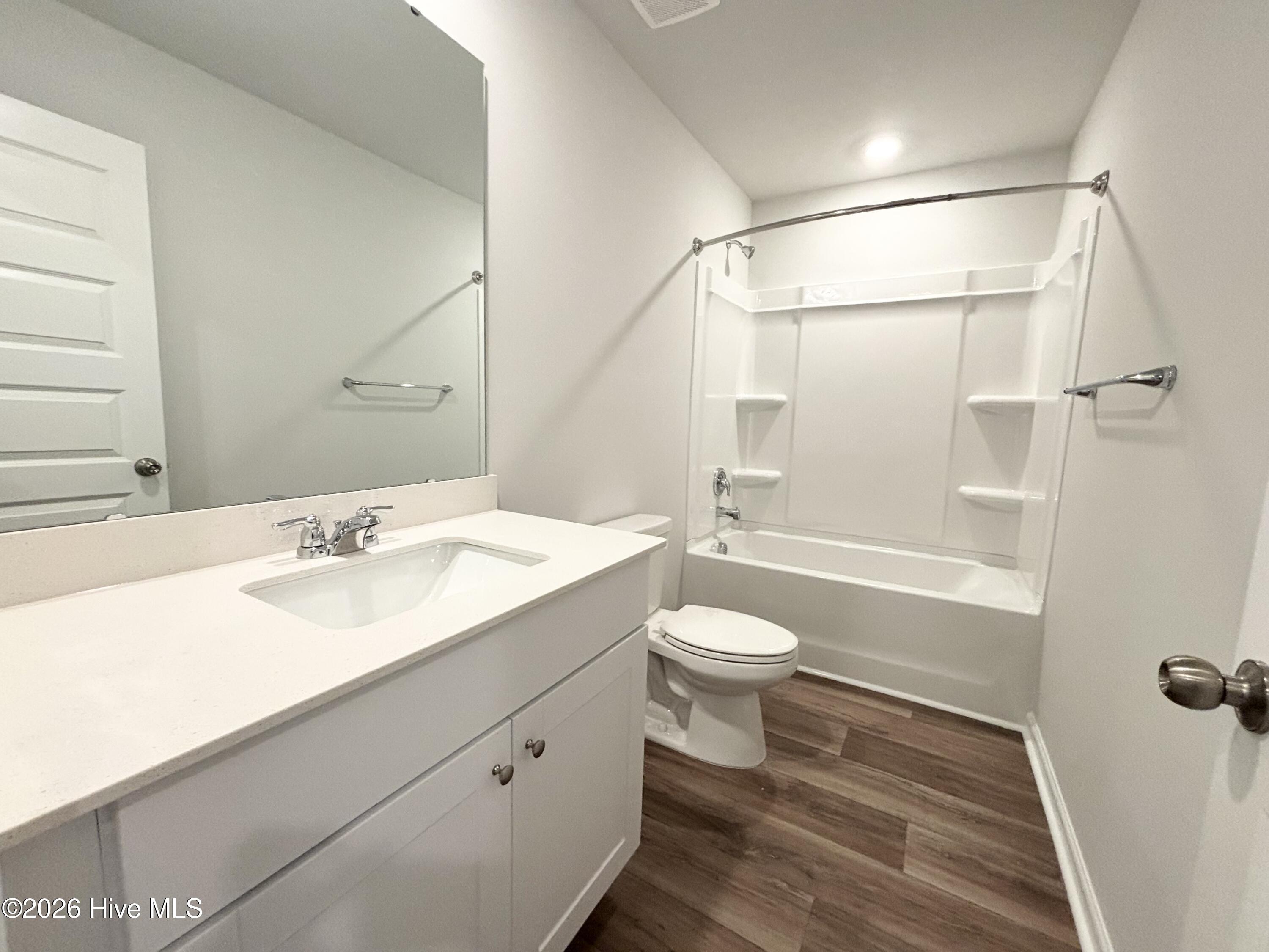 100553686 | Photo 24