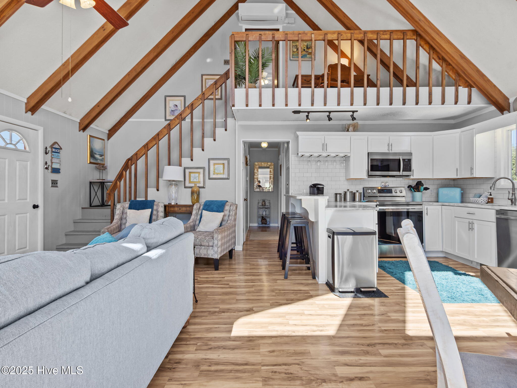 100537997 | Photo 11