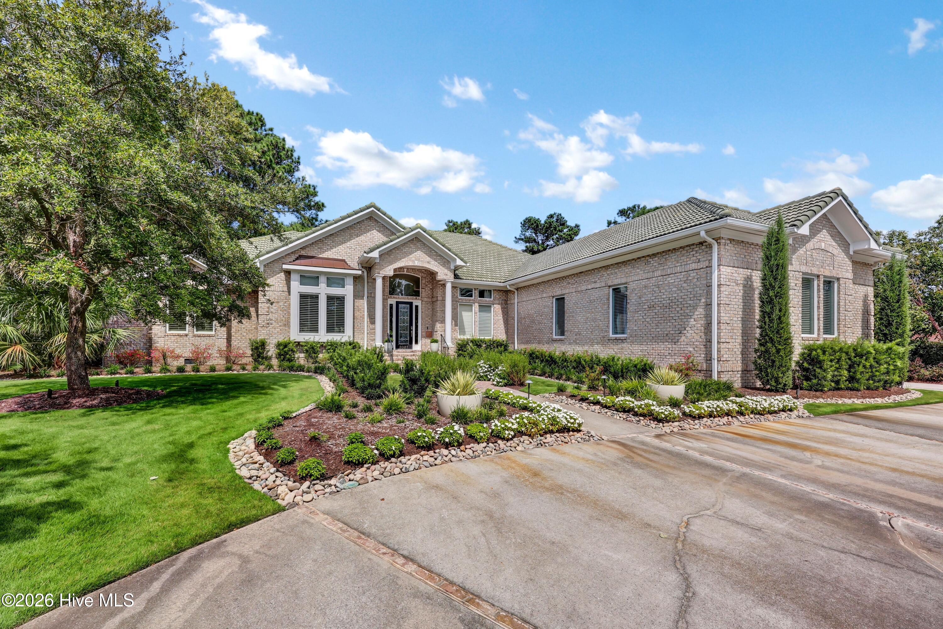 Photo 3 of Single family home for sale at 2021 Scrimshaw Pl, Wilmington, NC 28405 | MLS# 100605204 | Listing updated on 2026-10-08