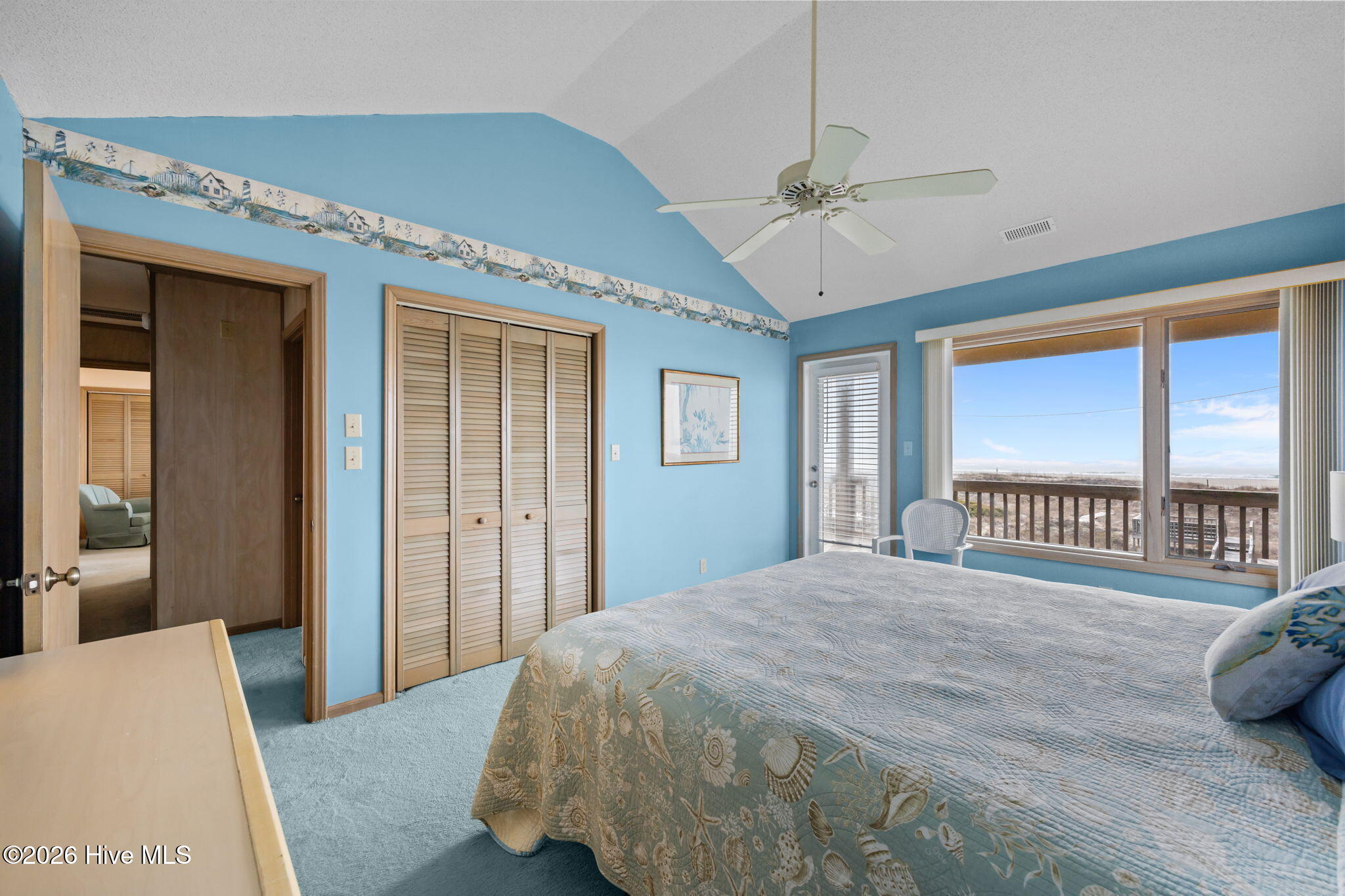 100554247 | Photo 49