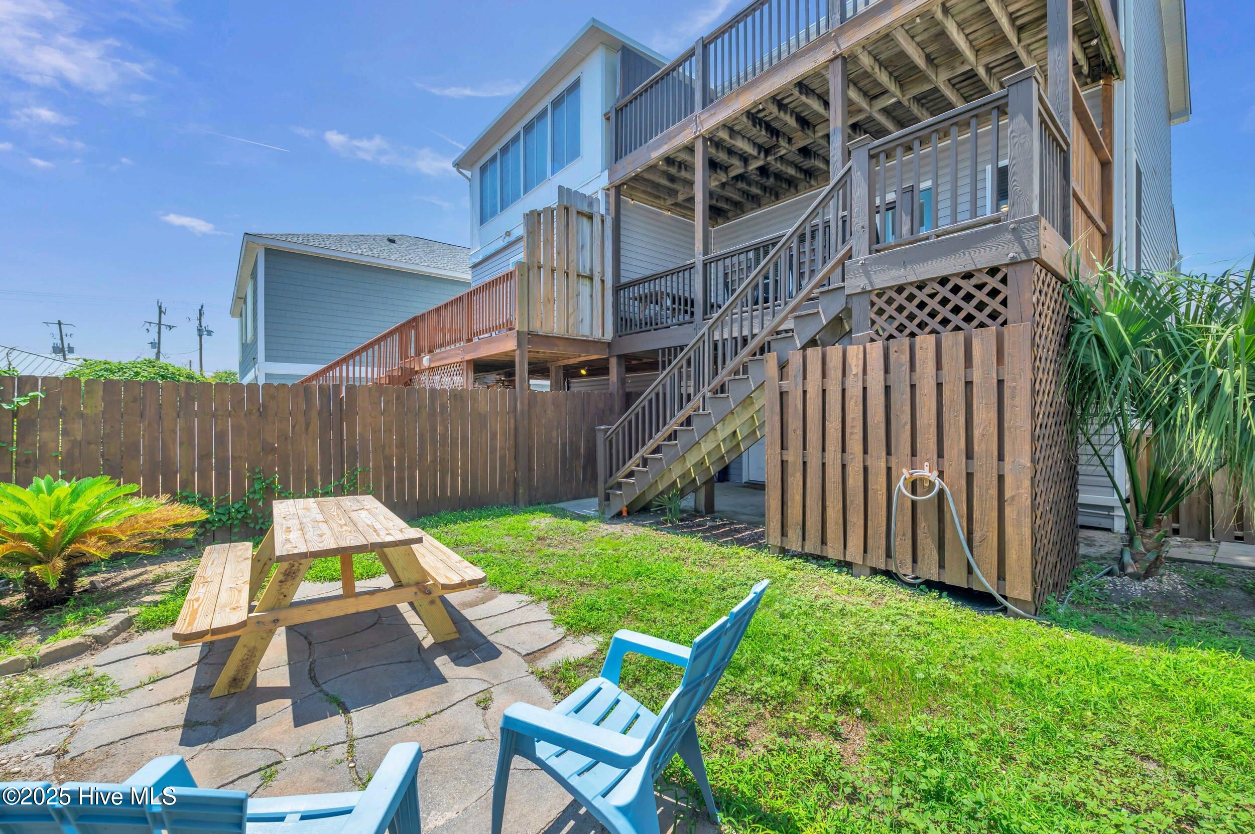 100526383 | Photo 26