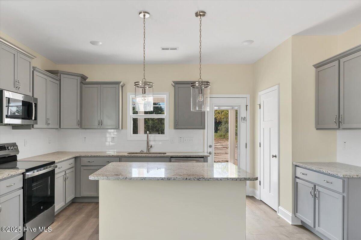 02-38_1677 Reservation Rd