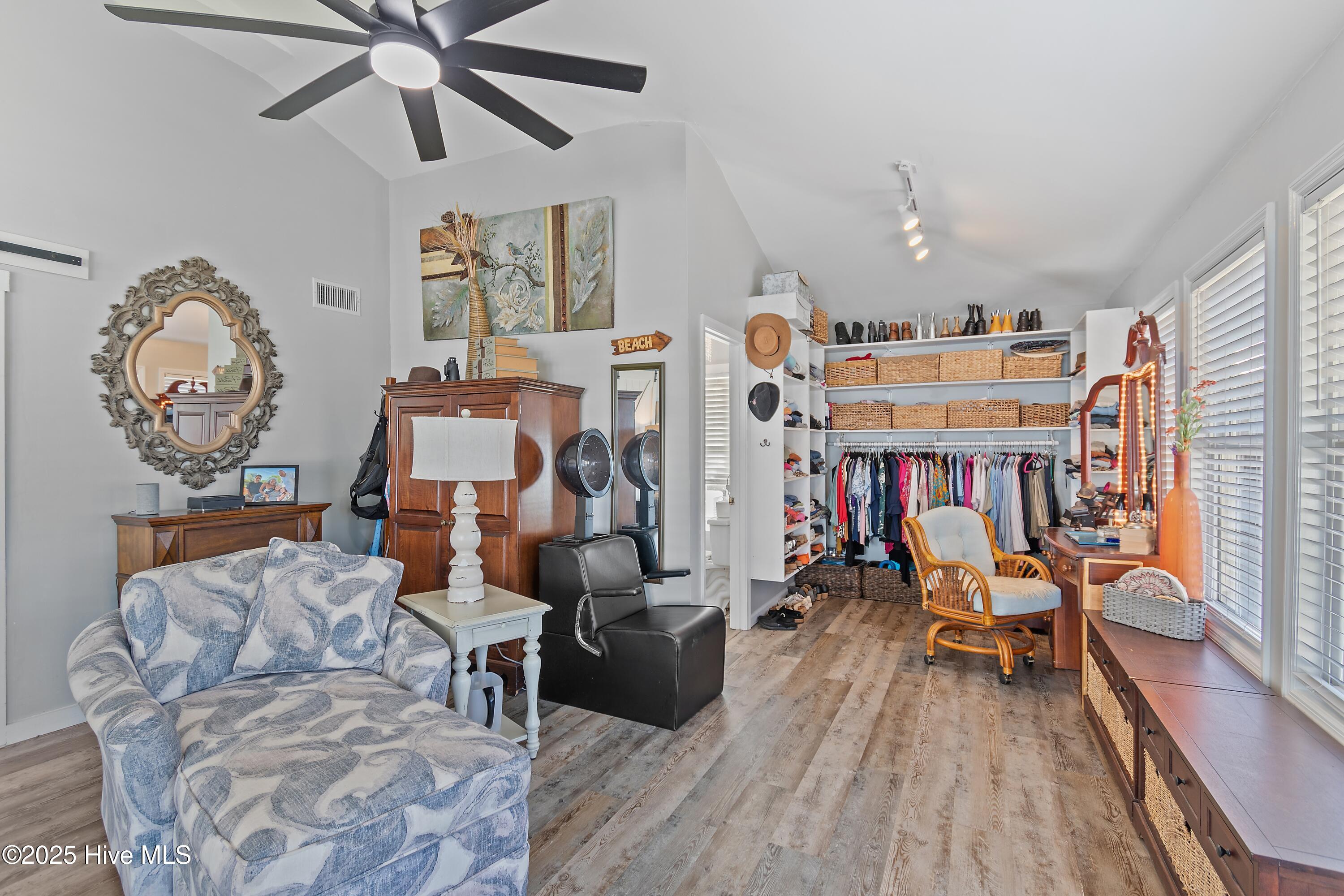 100539191 | Photo 19