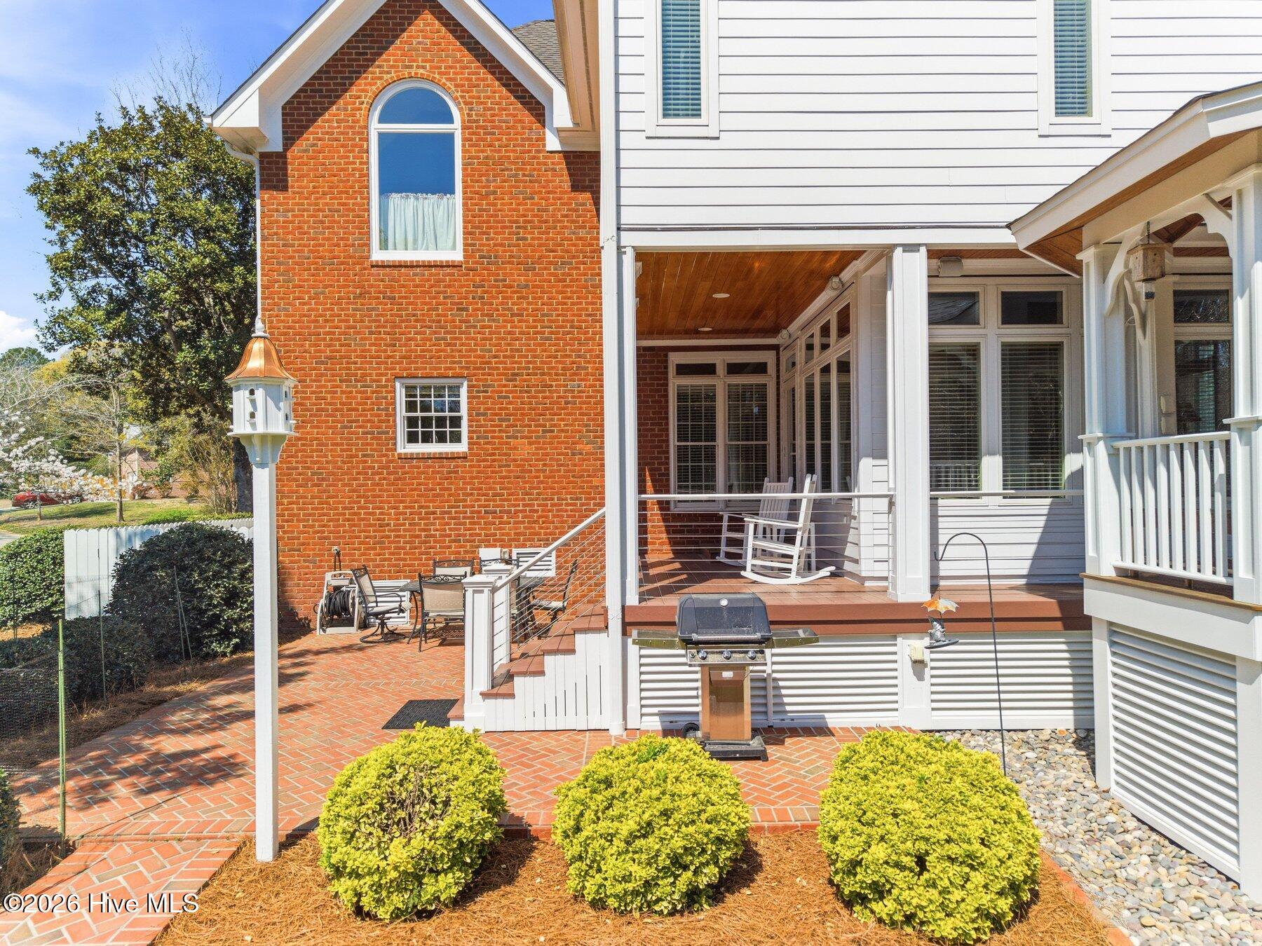 100562414 | Photo 64