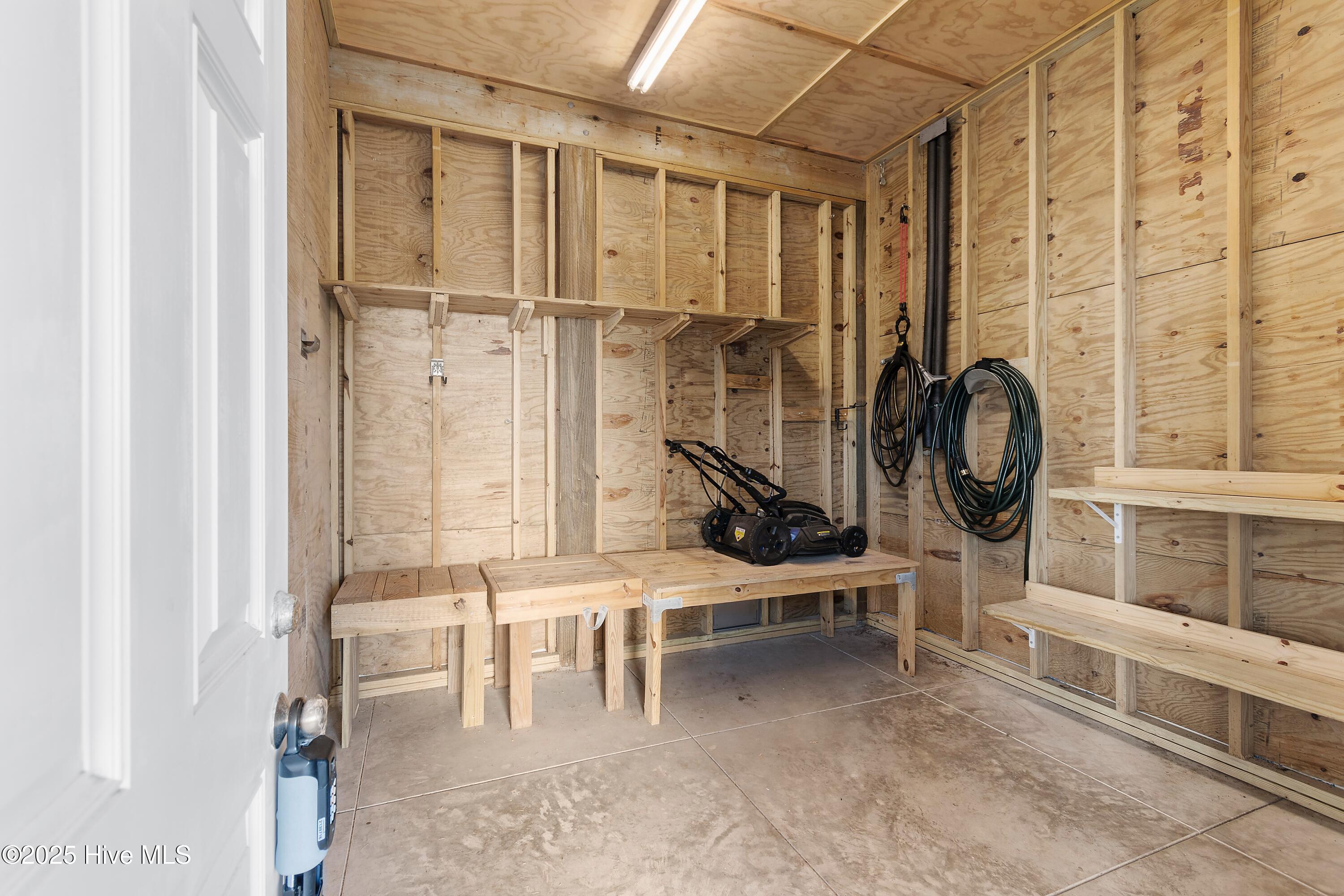 100541984 | Photo 47