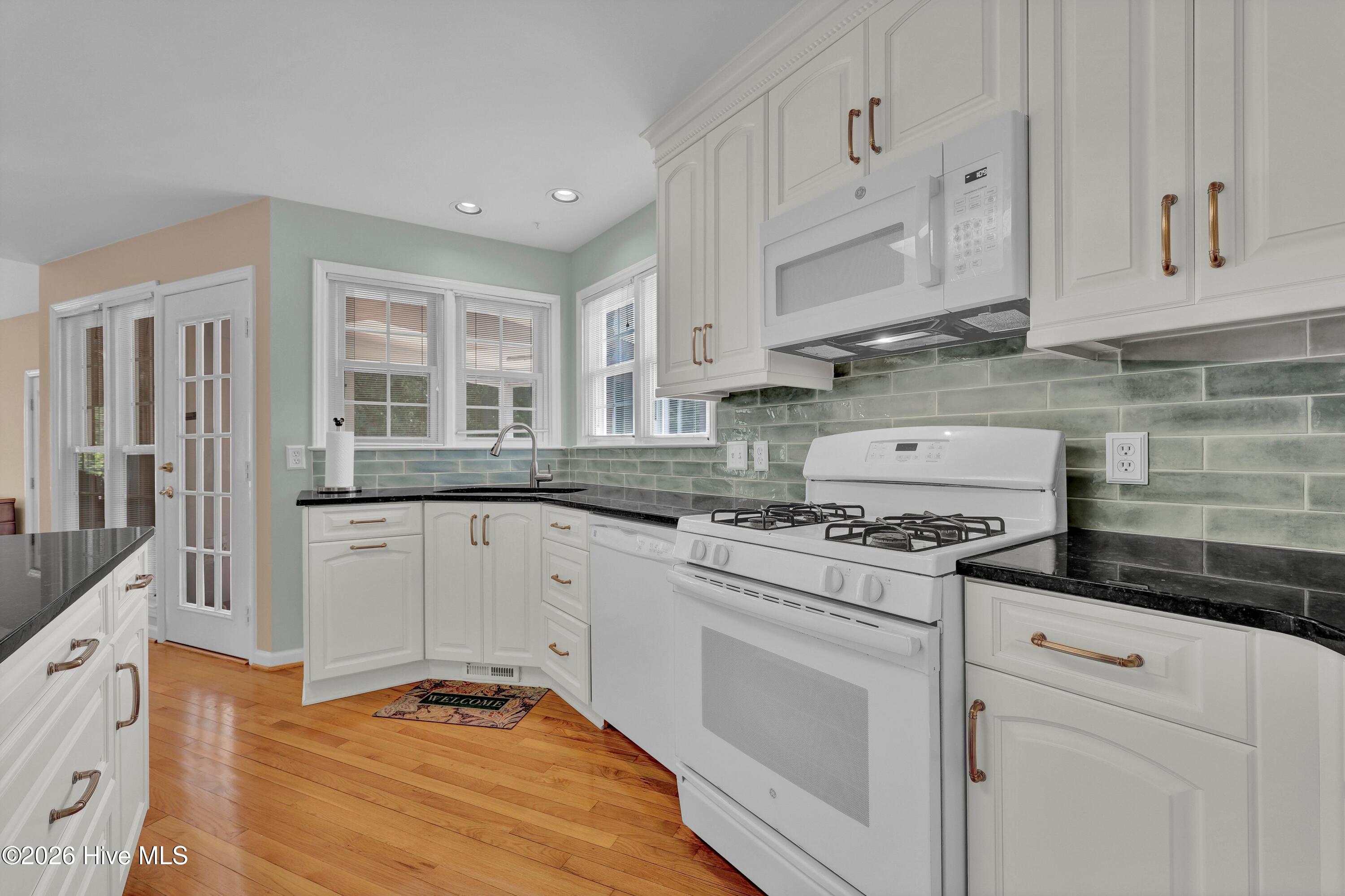 100570171 | Photo 15