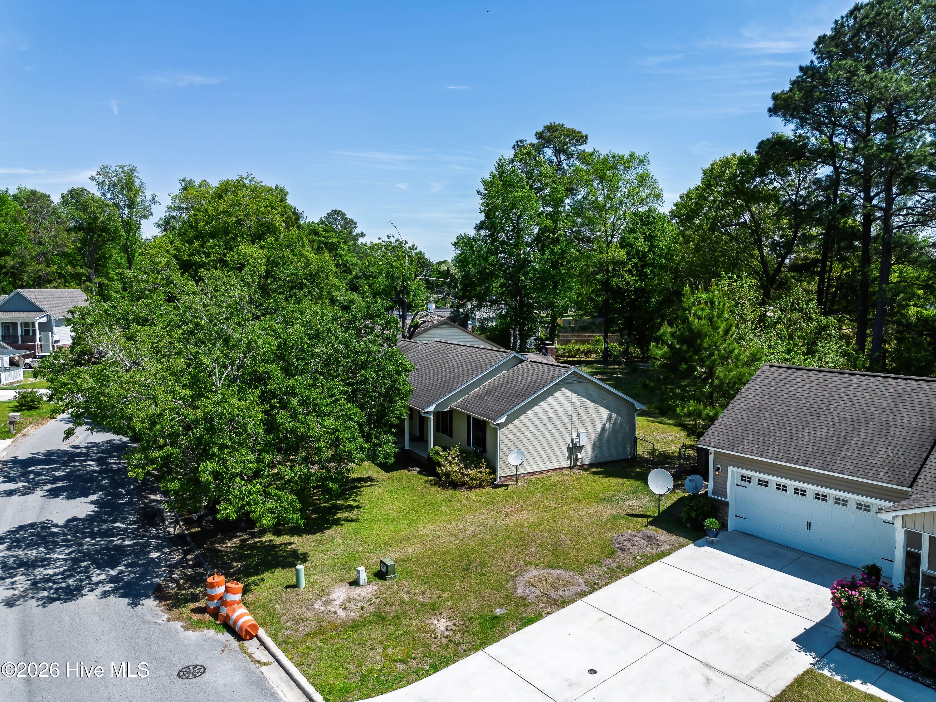 100568106 | Photo 61