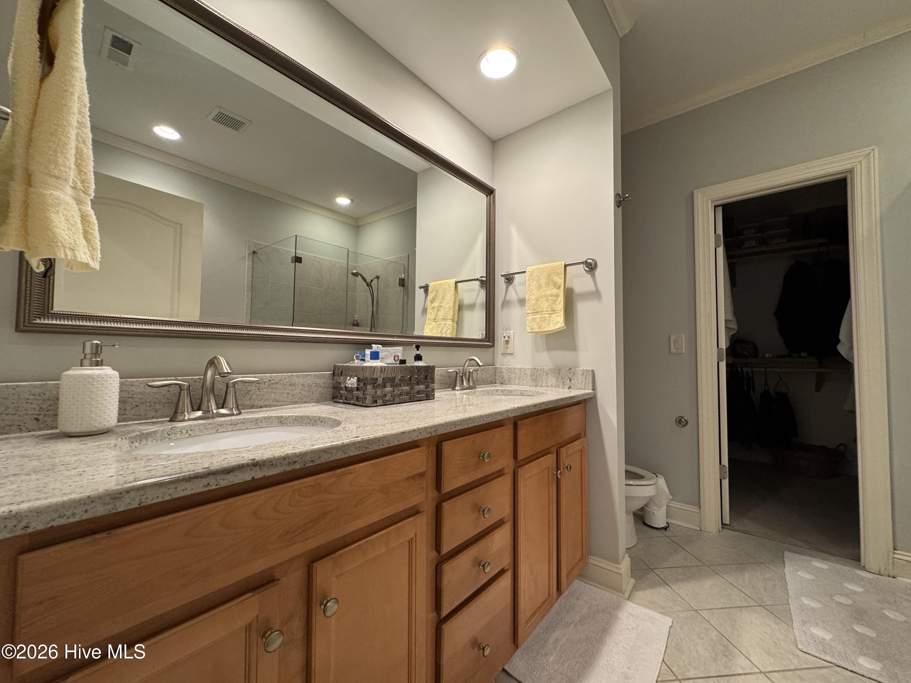 100556490 | Photo 12