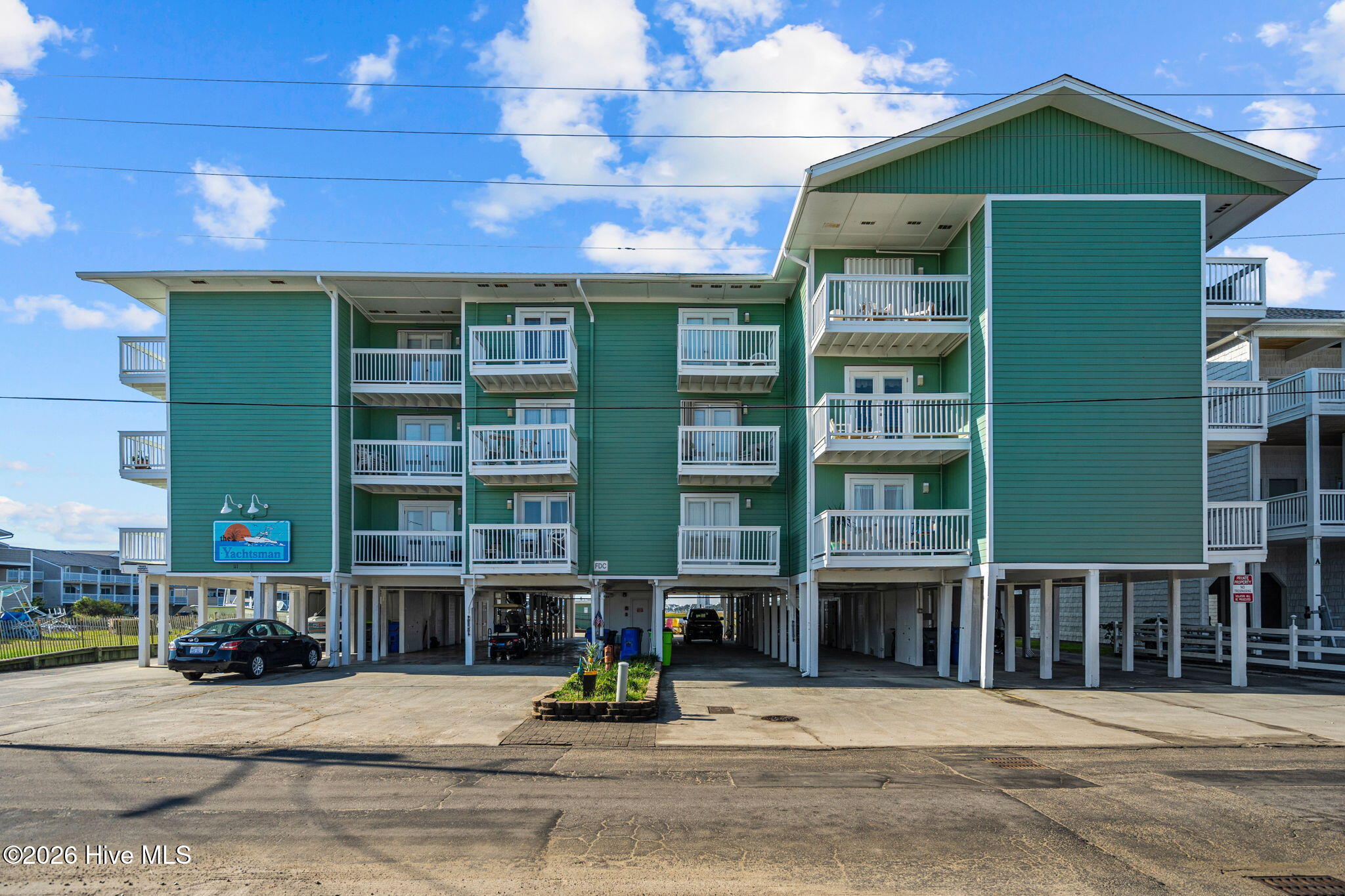 100548962 | Photo 54