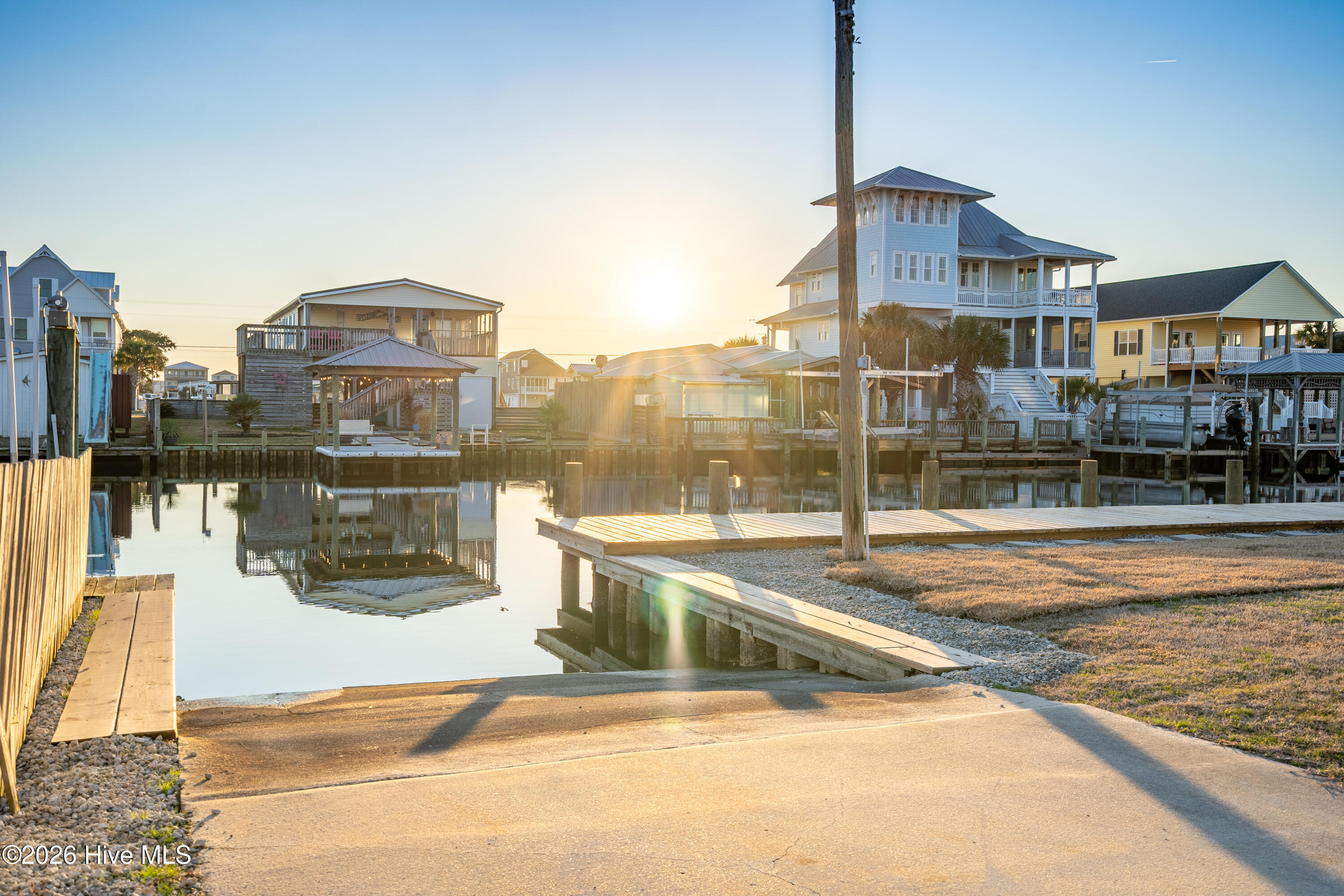 7037 7th Street, Surf City, NC, 28445