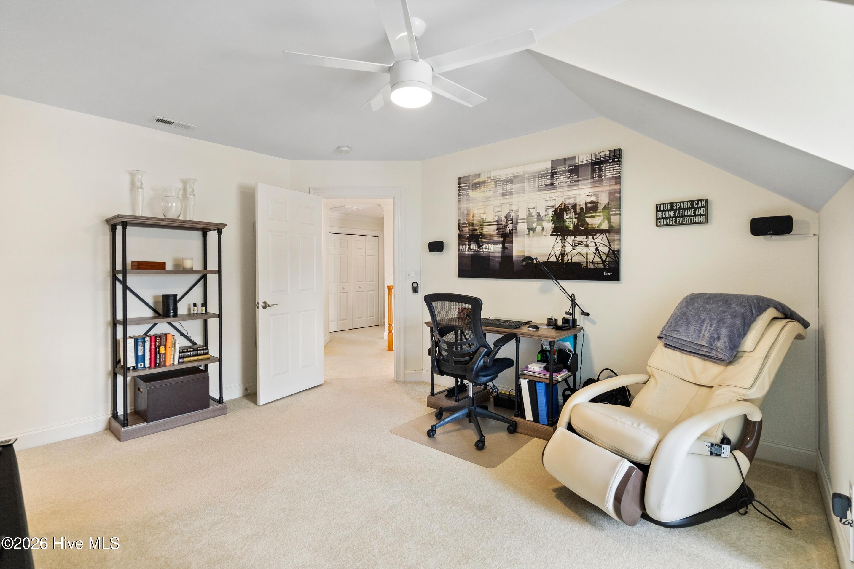 100548933 | Photo 50