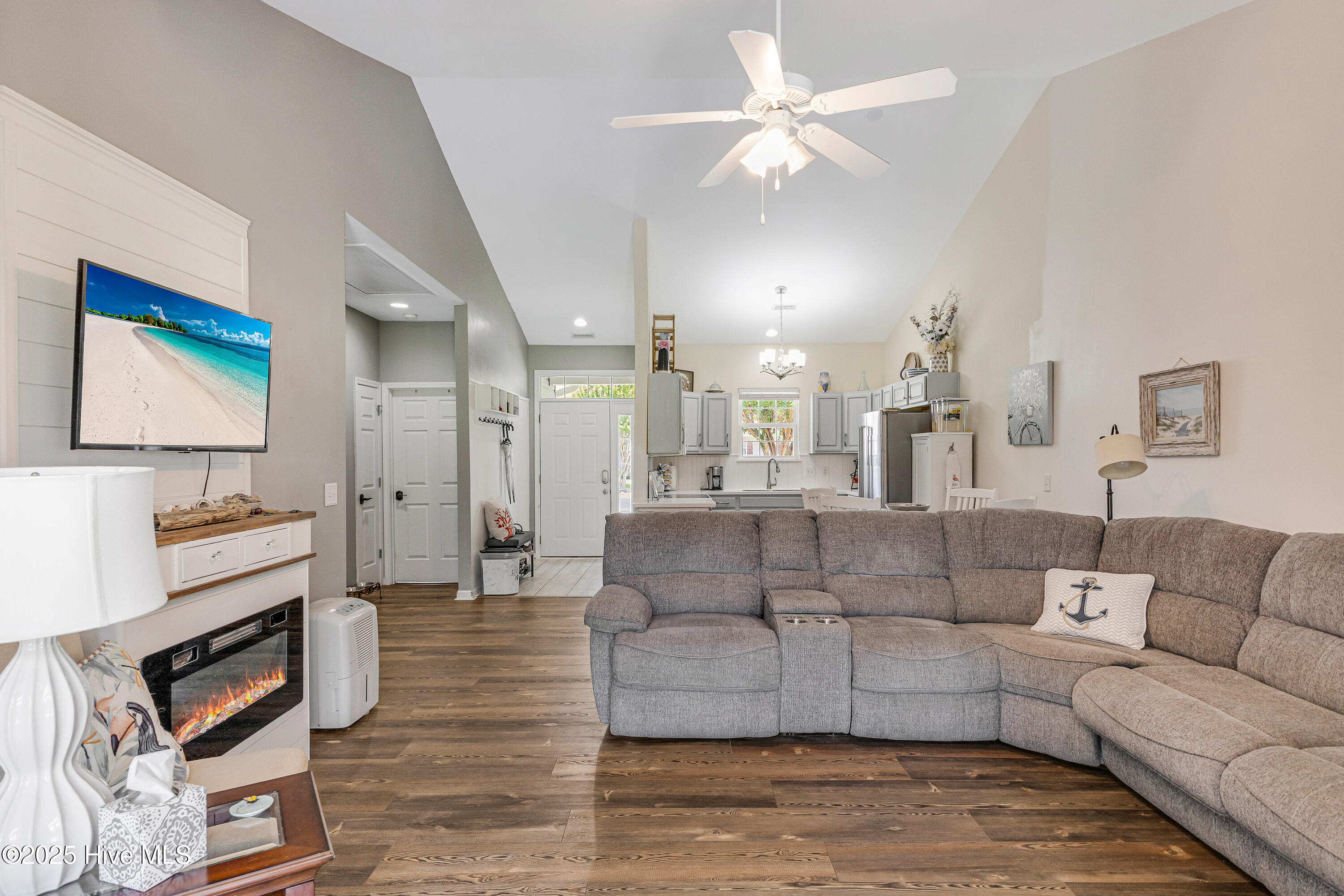 100525236 | Photo 15