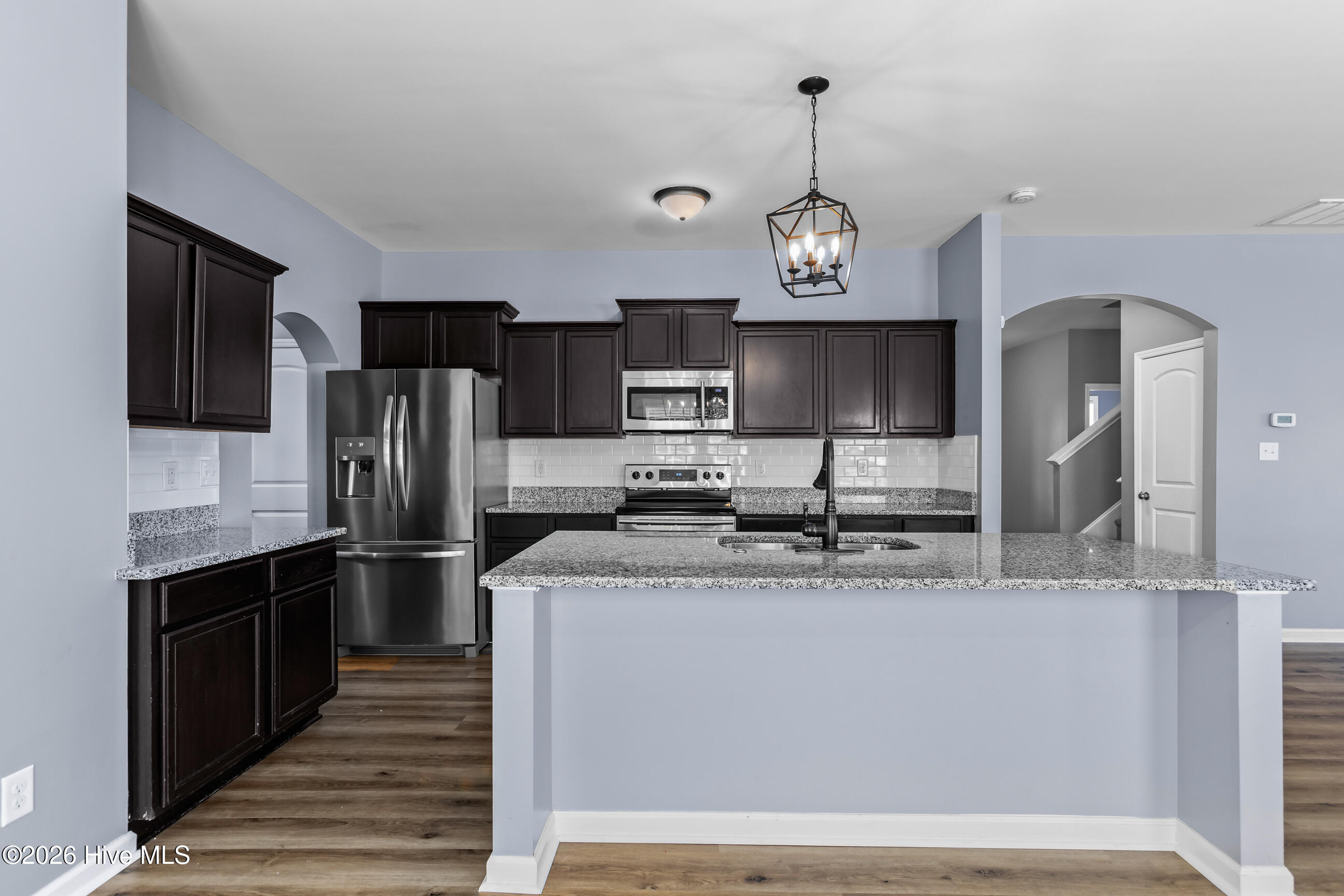 100562604 | Photo 11