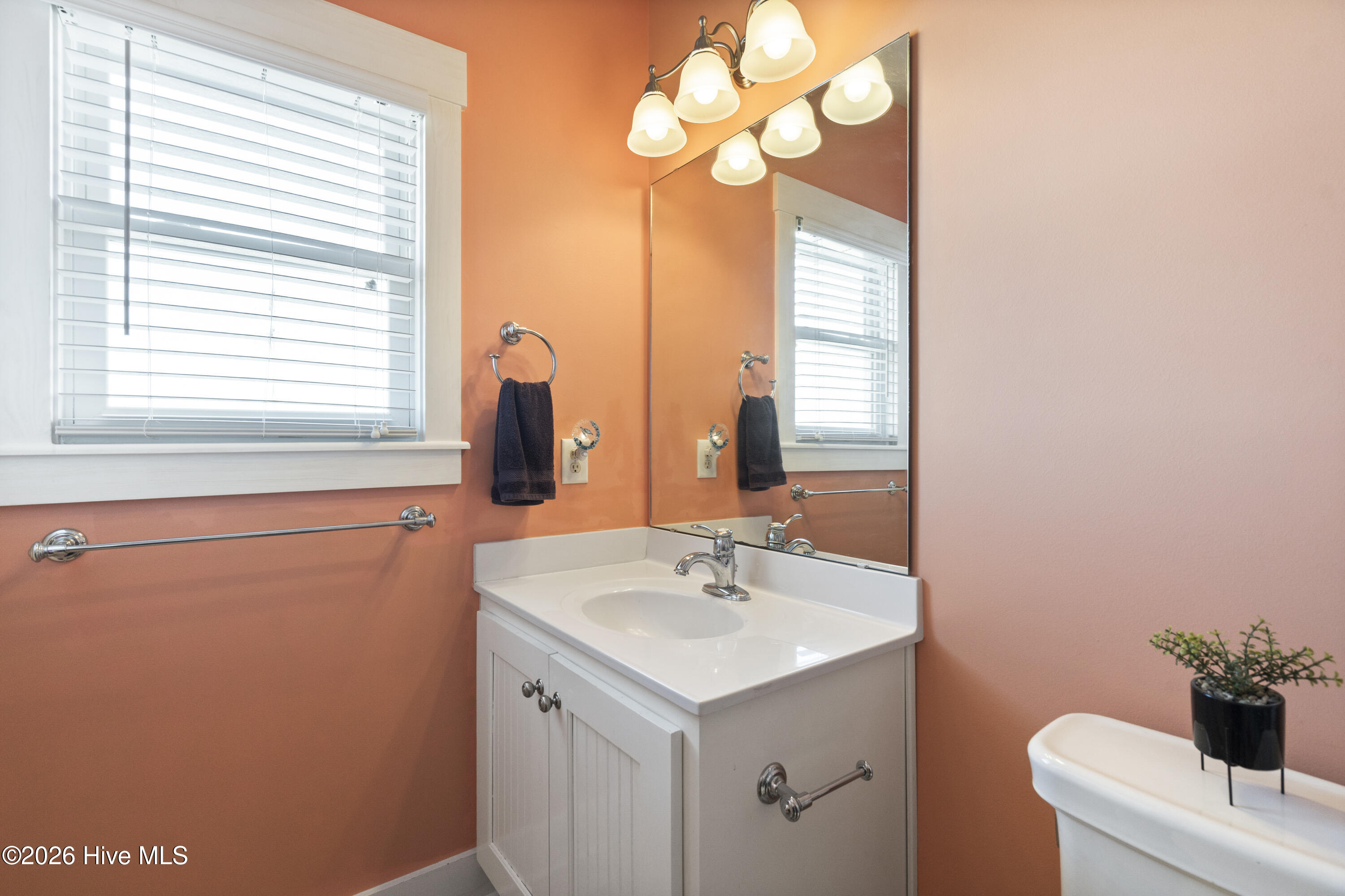 100555944 | Photo 26