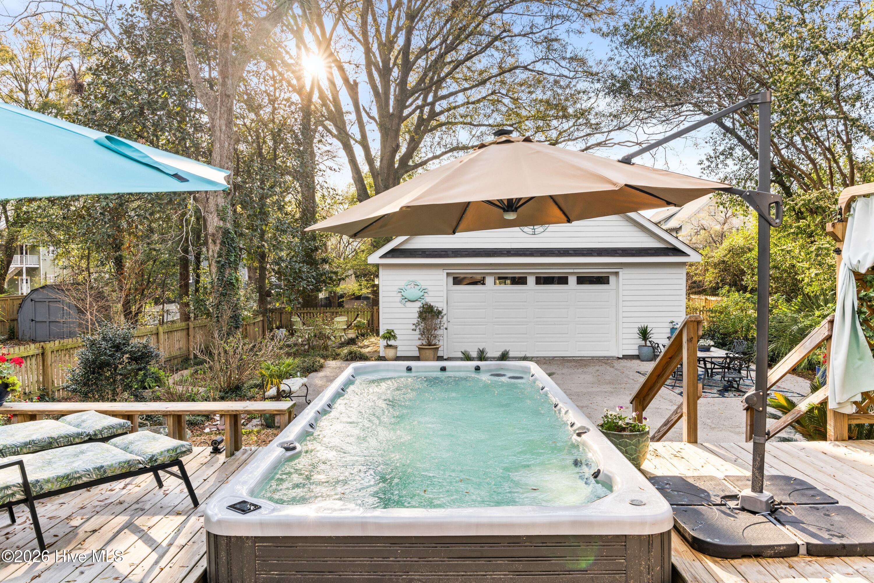 100560142 | Photo 52