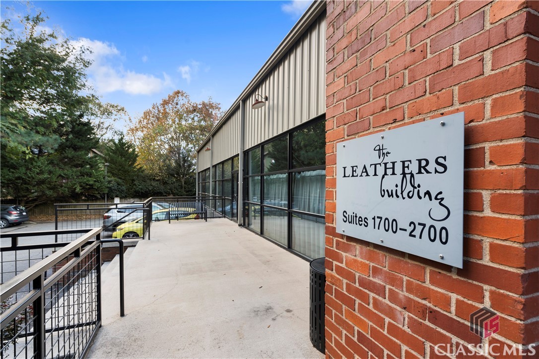 675 Pulaski Street 1700