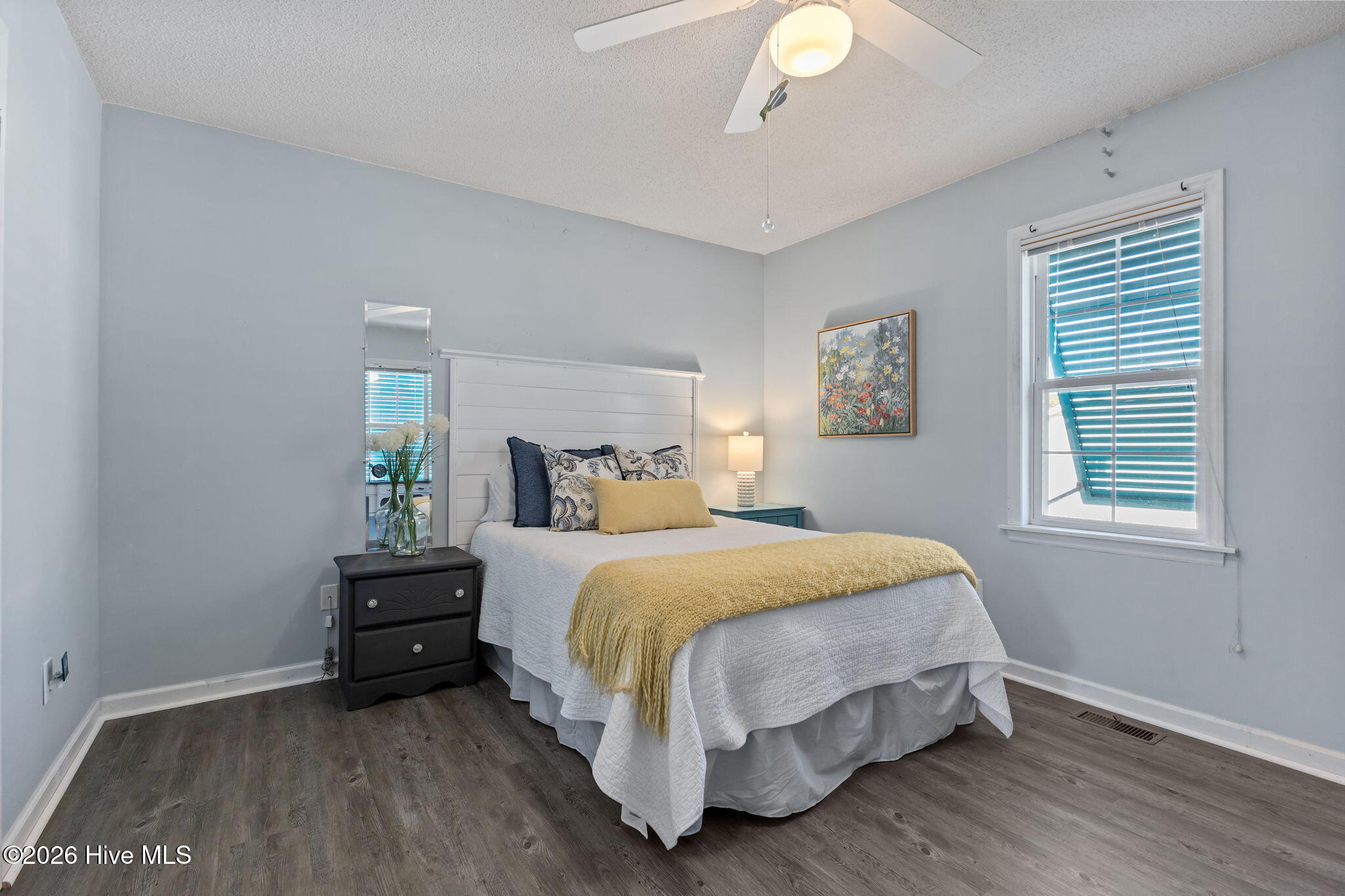 100561446 | Photo 18