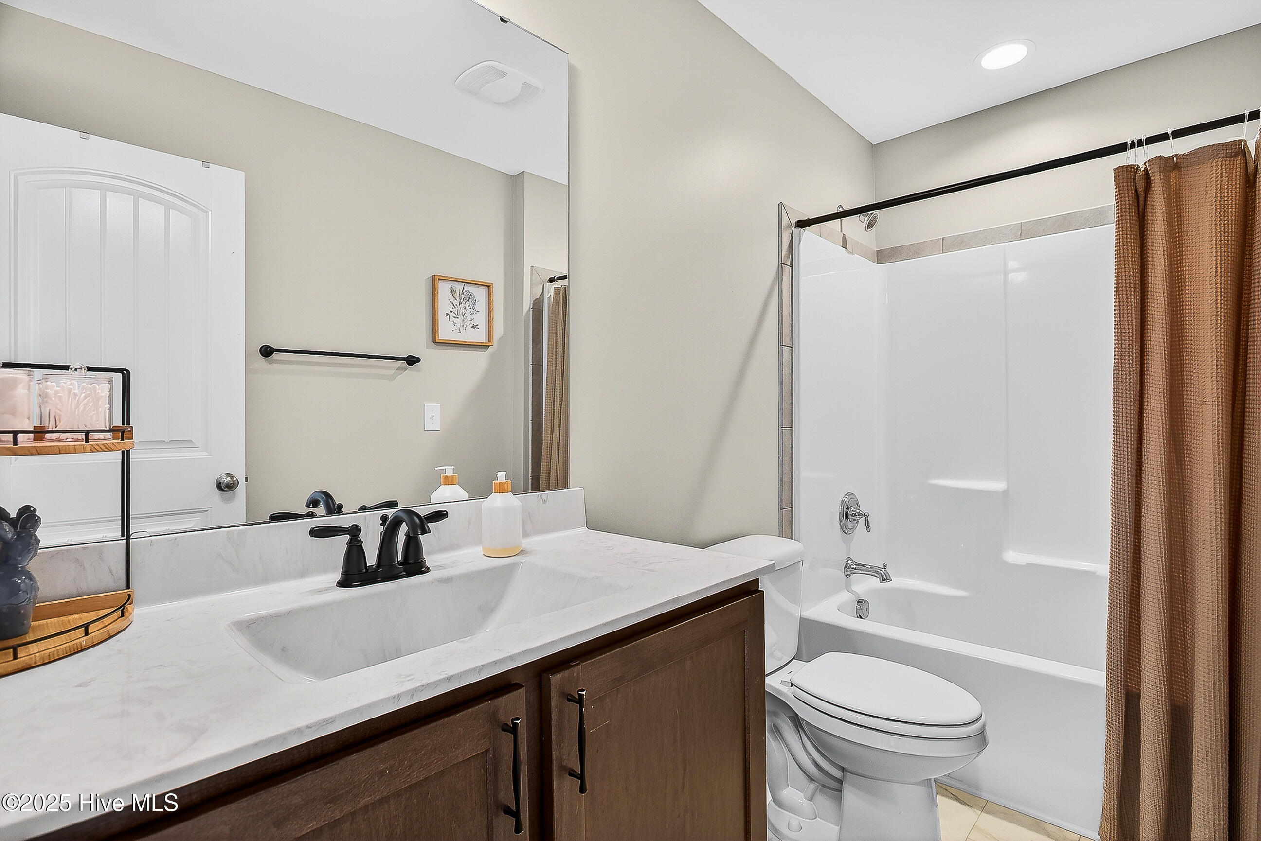 100539919 | Photo 30