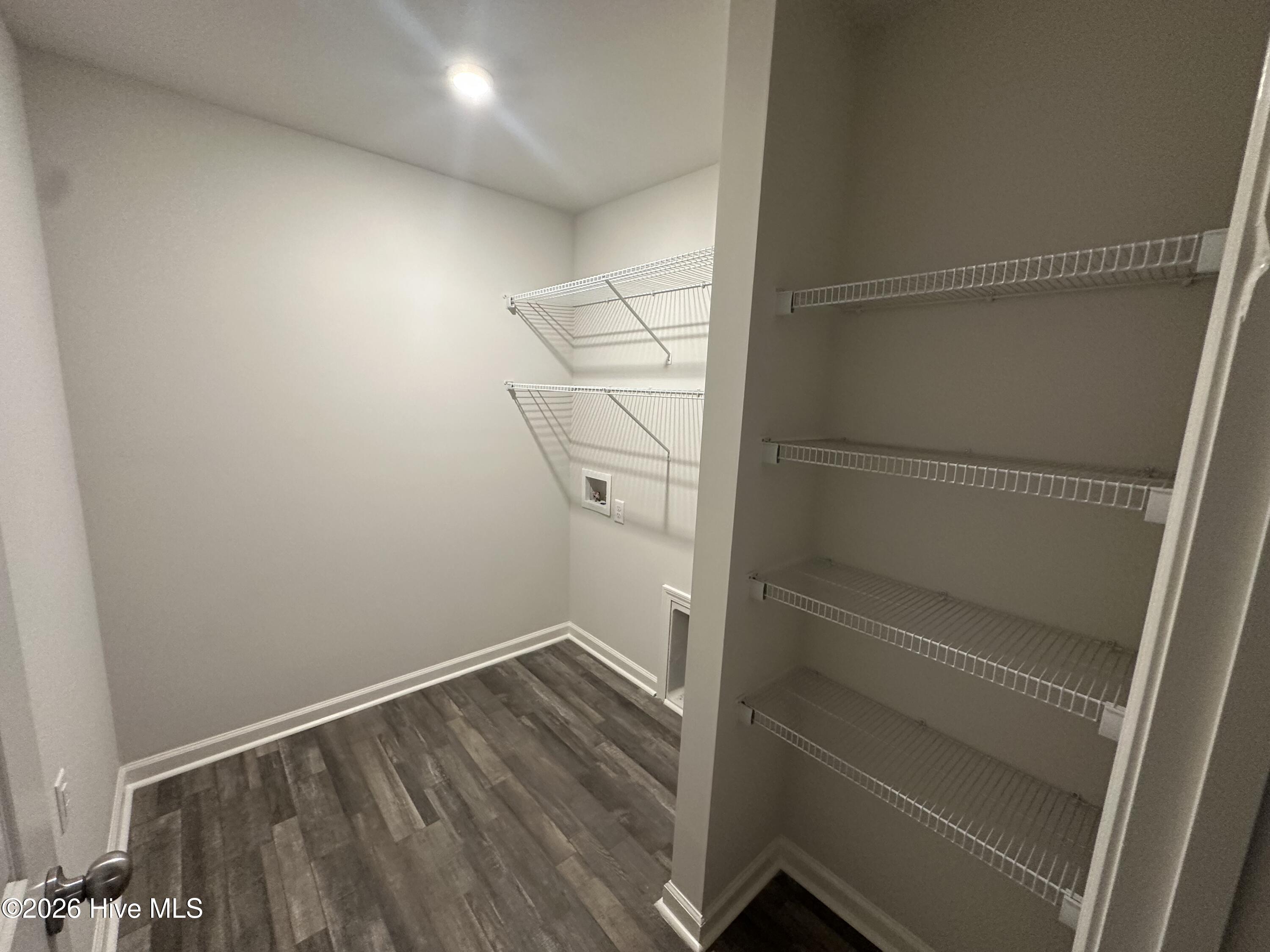 100549378 | Photo 12